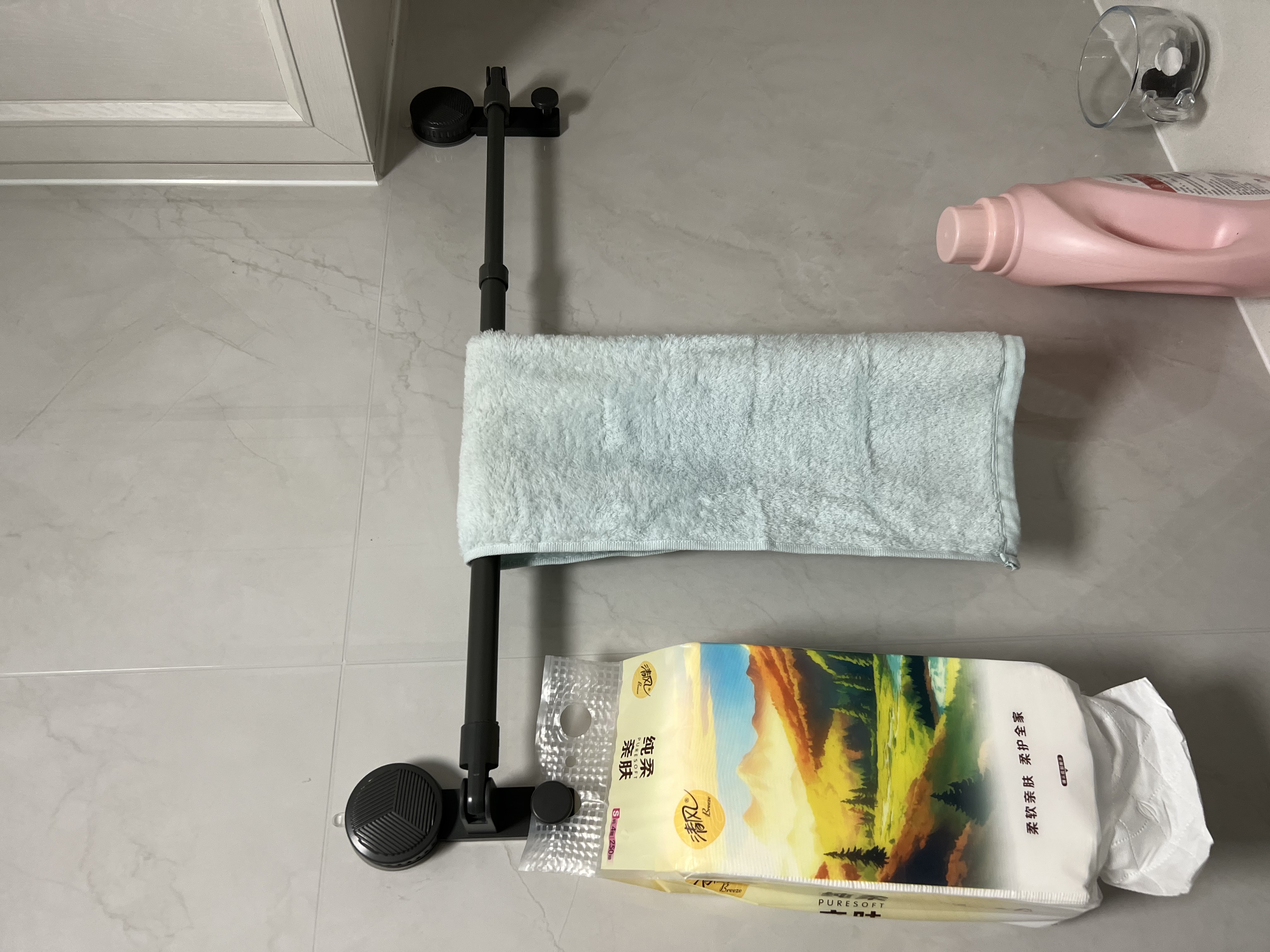 陶市吸盘毛巾挂架可伸缩毛巾架子碳钢卫生间免打孔毛巾杆41XPMJG40 实拍图