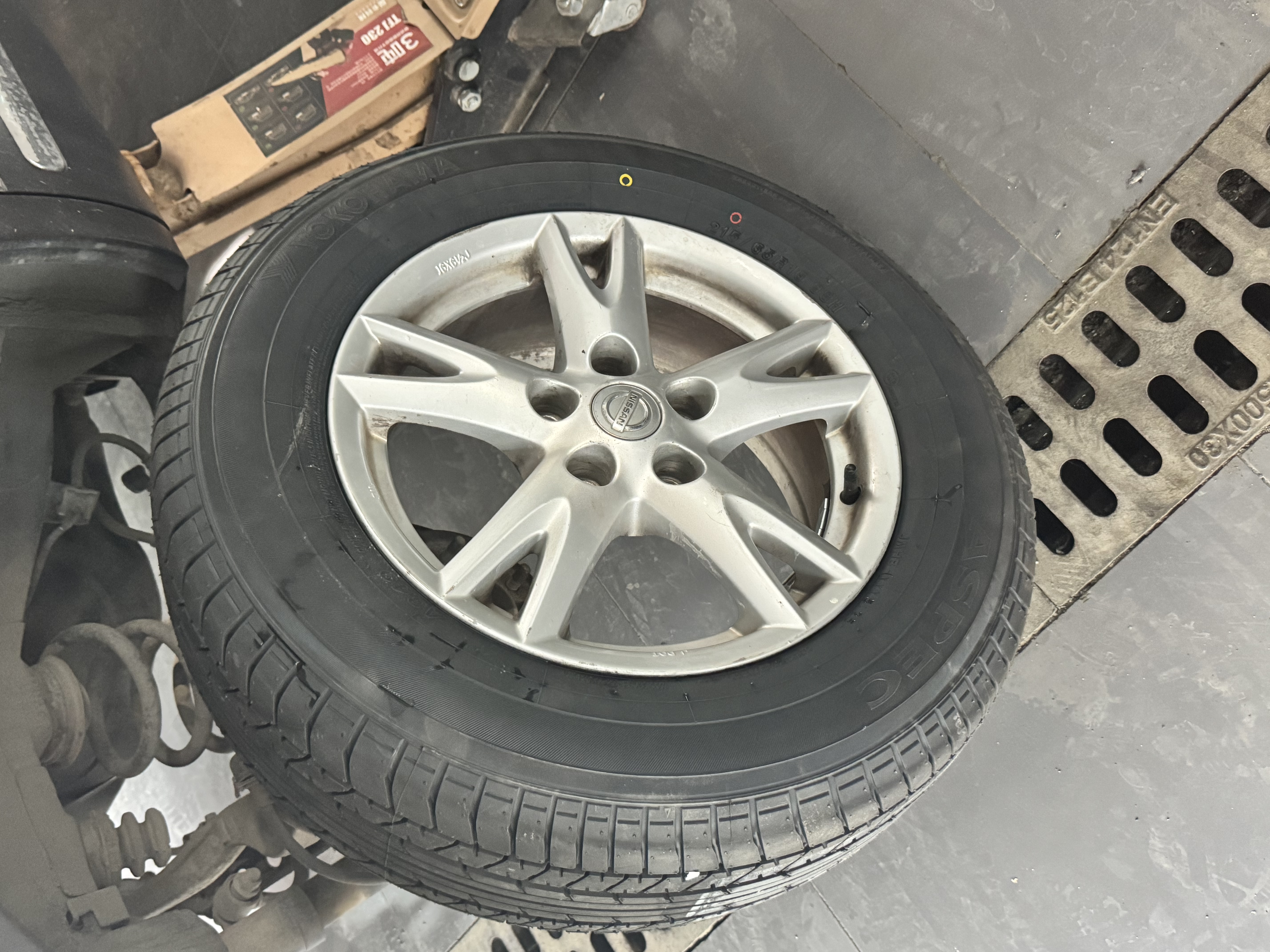 优科豪马横滨轮胎 215/65R16 98H ASPEC A349A 原配三菱劲炫/本田奥德赛 实拍图
