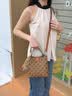 纪诗哲轻奢包包女包2026年新款单肩包女士斜挎水桶包生日礼物送女友老婆 棕色｜配灵动狐狸挂饰｜品牌礼盒装 女生包包洋气小众时尚百搭高级感实用情人节纪念日礼物 实拍图