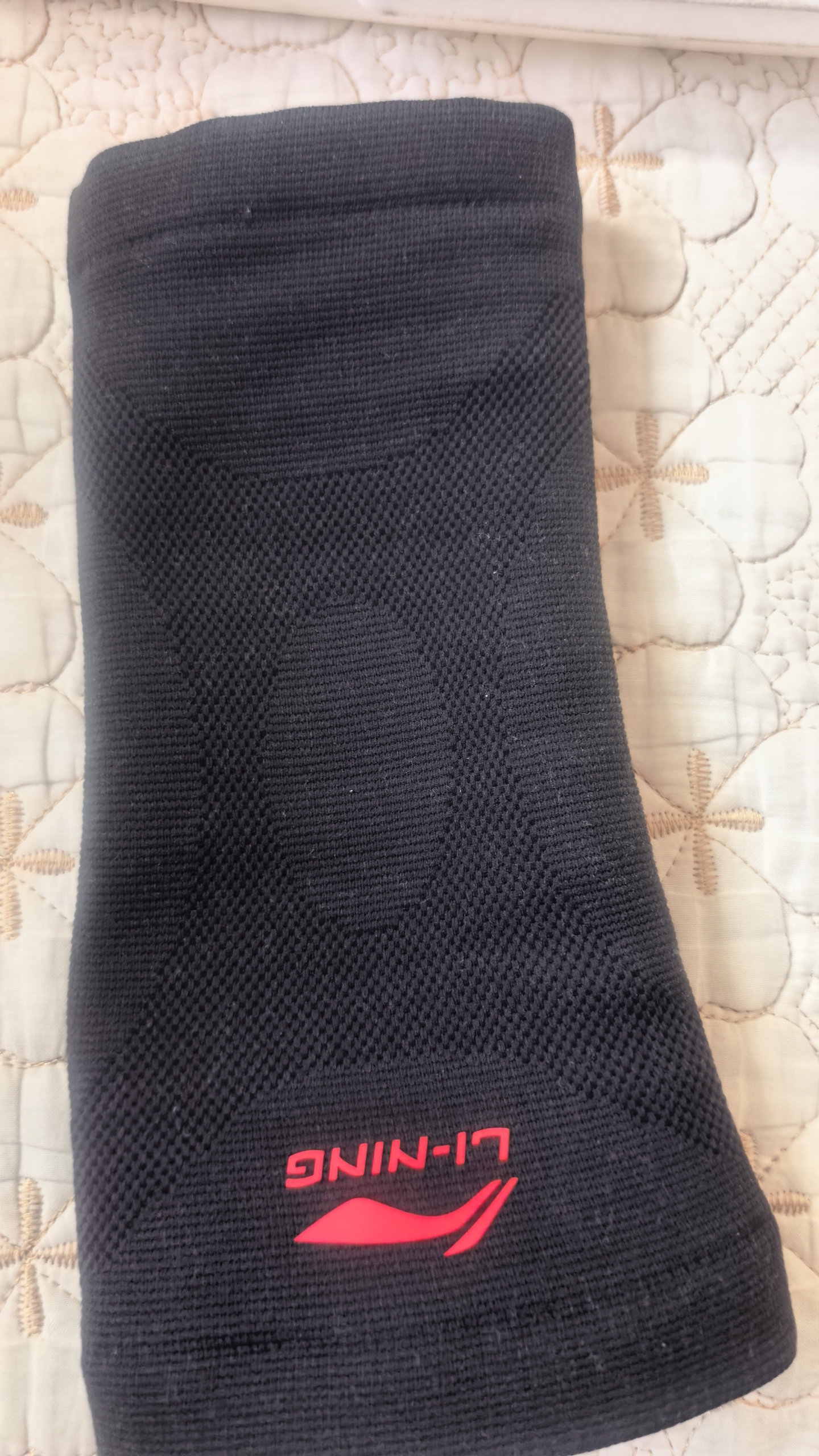 李宁（LI-NING）护肘关节保护套网球肘专用护具护肘健身羽毛球运动男士胳膊肘护套 实拍图
