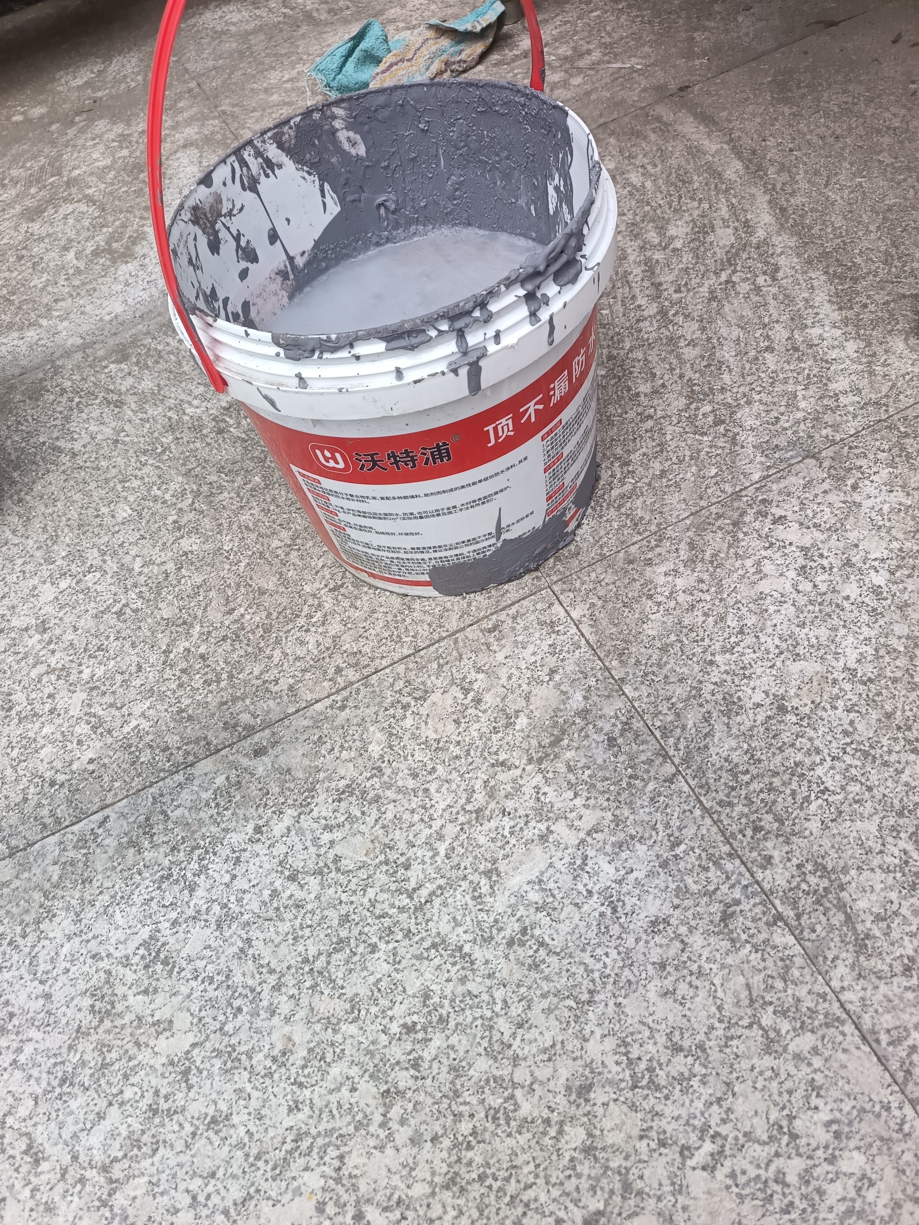 沃特浦防水涂料屋顶补漏王材料耐高温防晒平房外墙楼顶防漏房顶漏水胶 【防晒/耐冻/抗裂】水泥色买18斤送18斤 送工具 实拍图