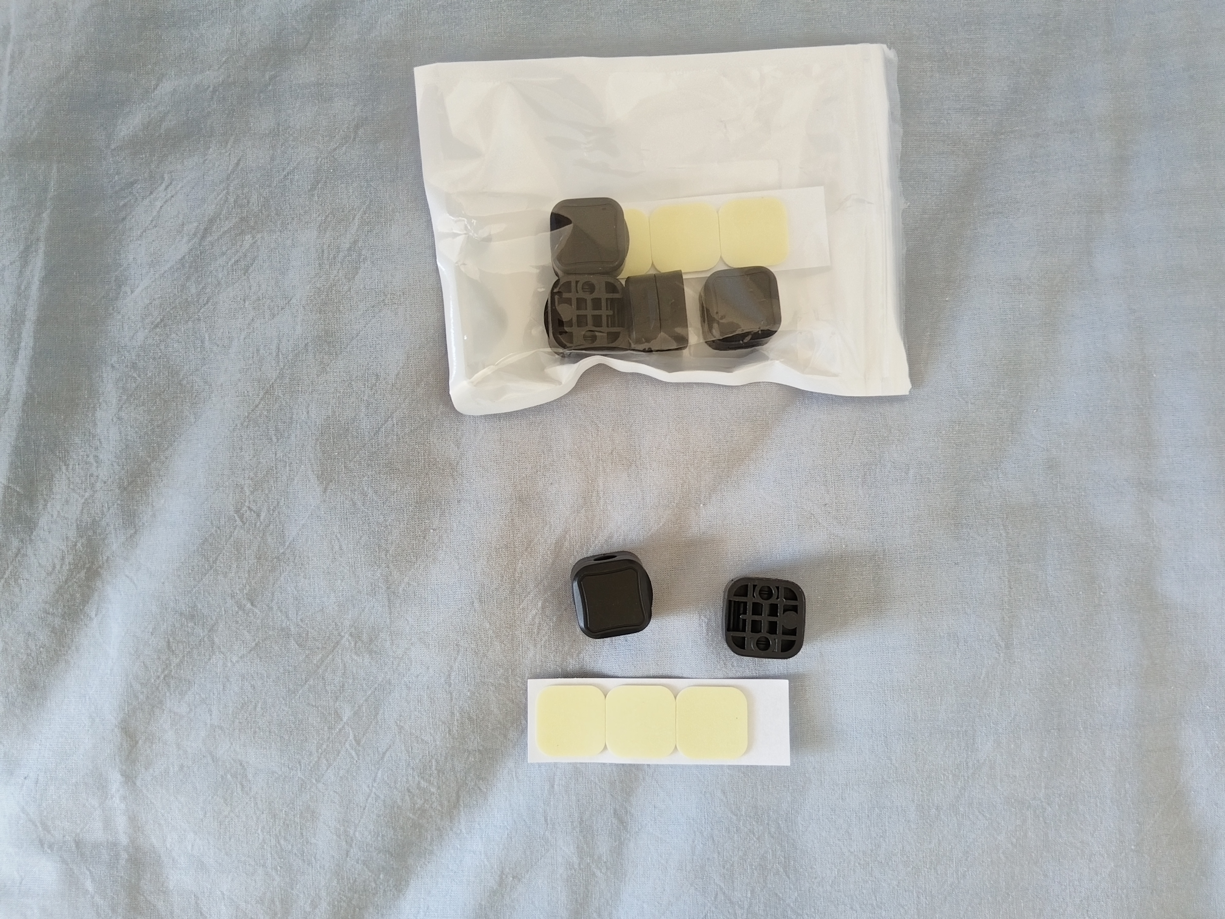 Masentek 磁吸理线器数据线收纳整理手机线充电线固定器桌面免打孔线卡子扣自粘 黑色【6个装】 实拍图