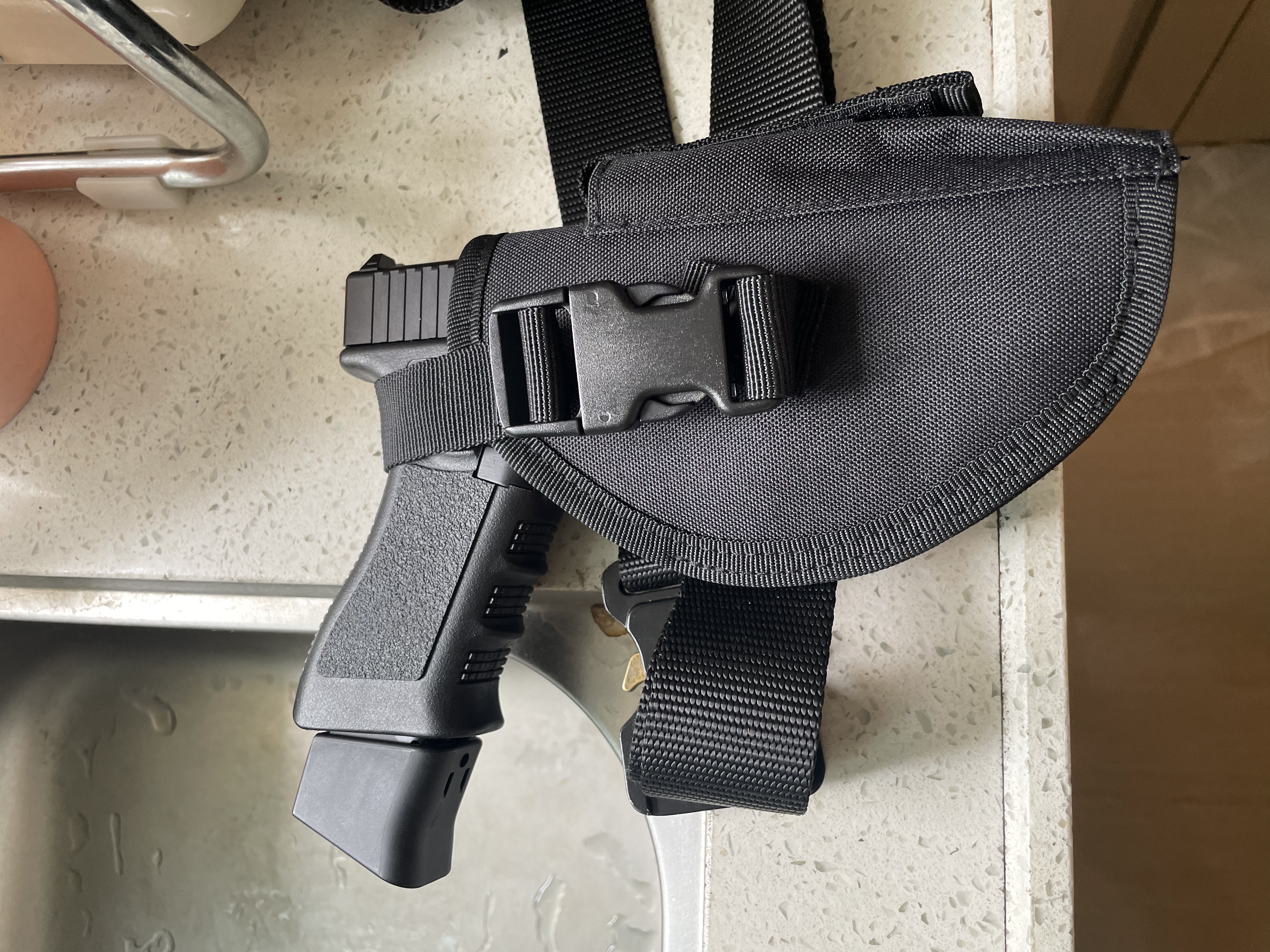 通用腰部式快拔套玩具 战术枪套1911套 G17M92G18 64 PPK 654K 军迷装备 黑色 10*17CM 实拍图
