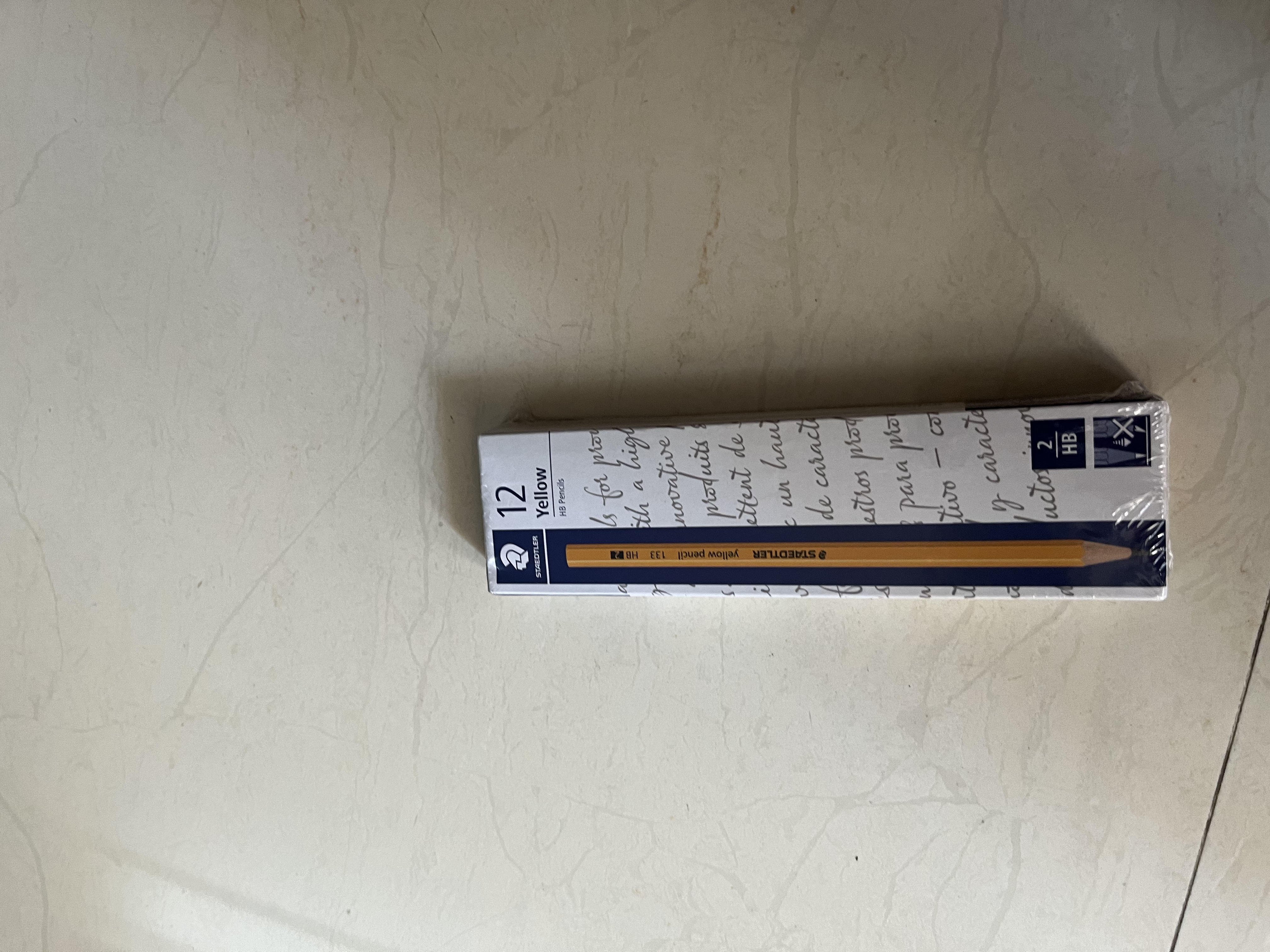 施德楼（STAEDTLER）HB铅笔 经典六角木杆小学生考试涂卡一二年级美术素描绘图笔礼物开学必备用品12支/盒133-HB 实拍图