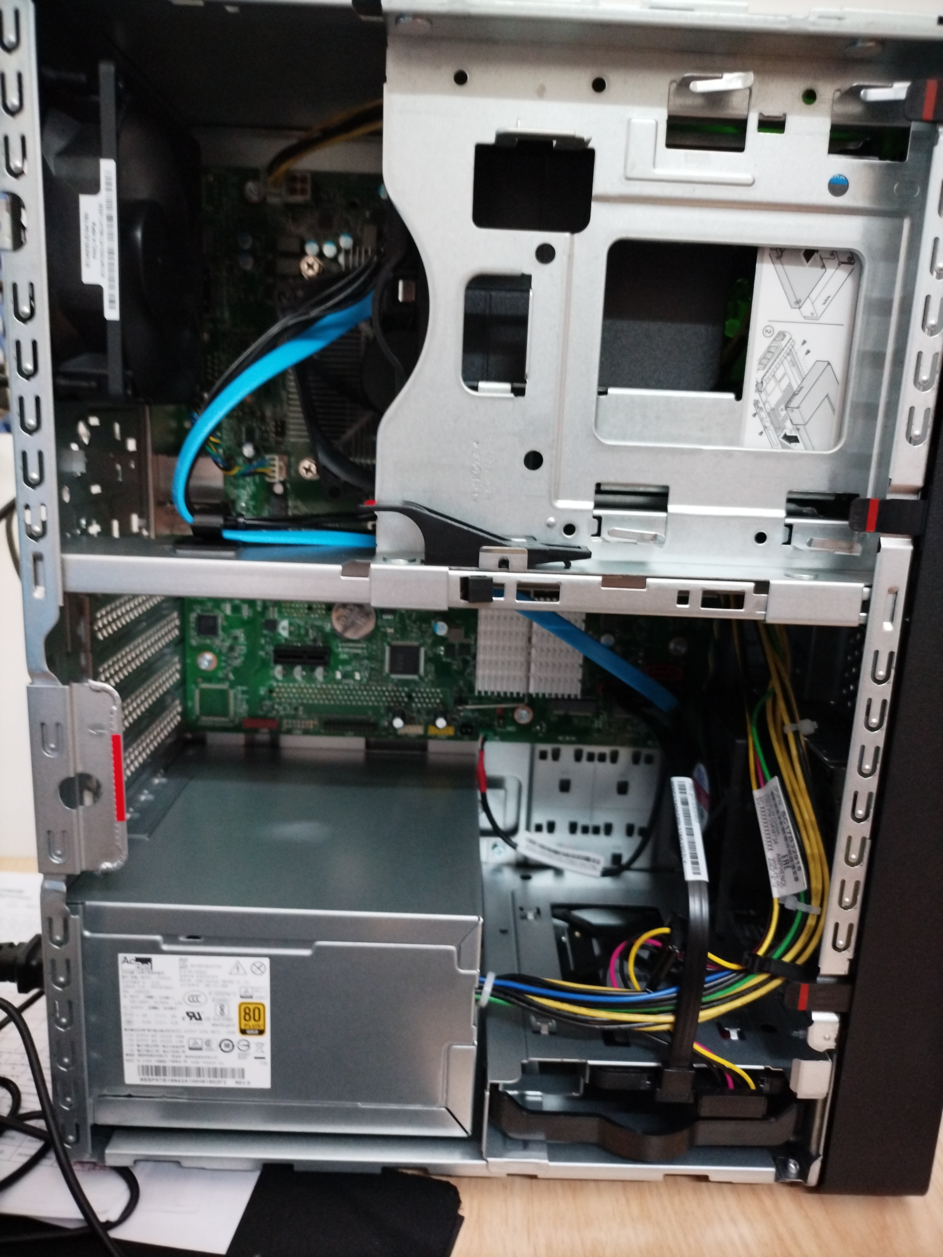 联想（Lenovo）ThinkSystem ST45 v3 小型4U塔式服务器主机 AMD 霄龙 4124P 四核3.8-5.1GHz 16G内存丨256G固态+2T硬盘 实拍图