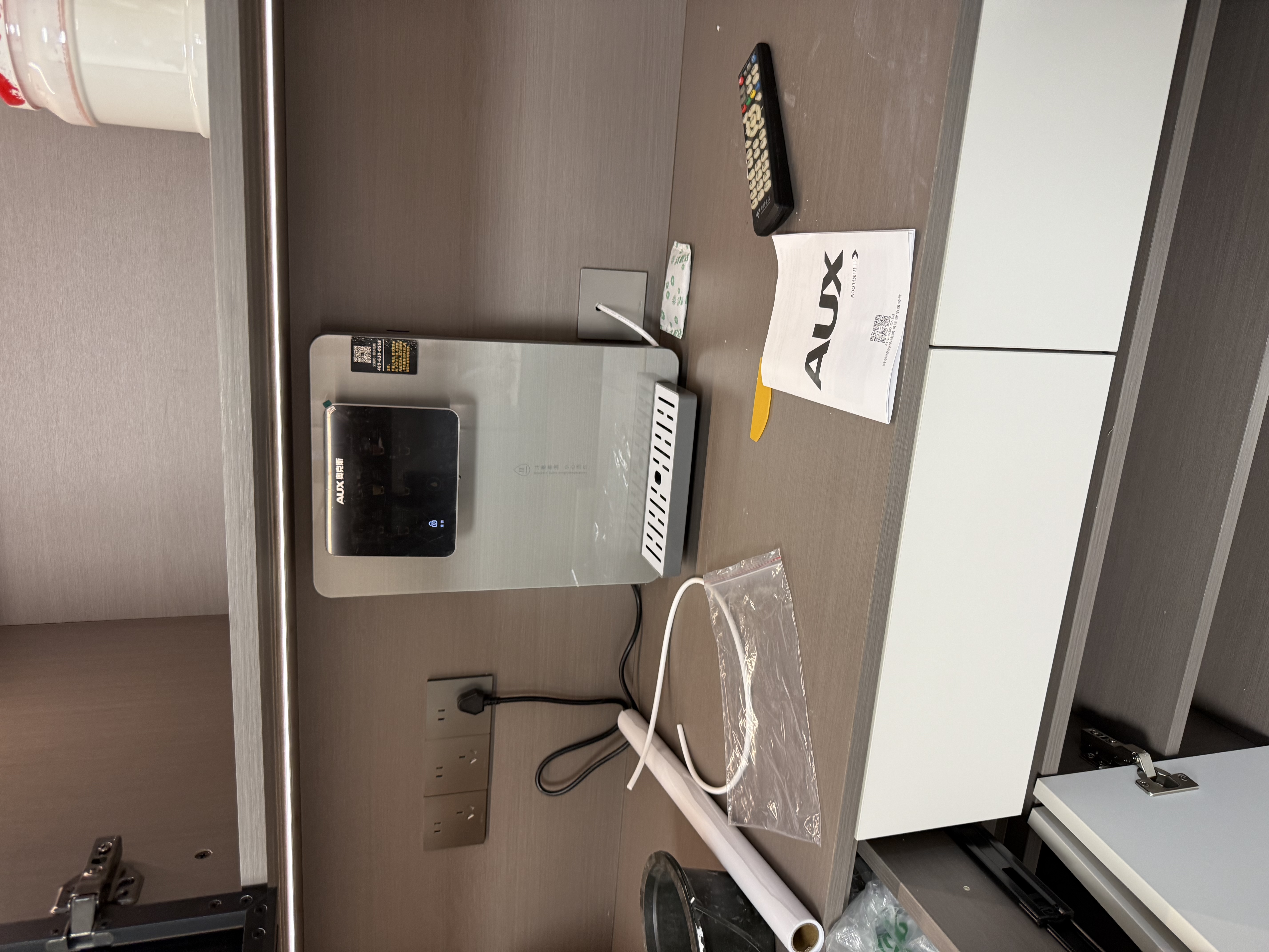 奥克斯（AUX）净水器母婴家用1200G流速0阻垢加热直饮一体机餐边柜壁挂式管线机厨下RO反渗透前置过滤全屋套装 冷热彩屏管线机+净水器 实拍图
