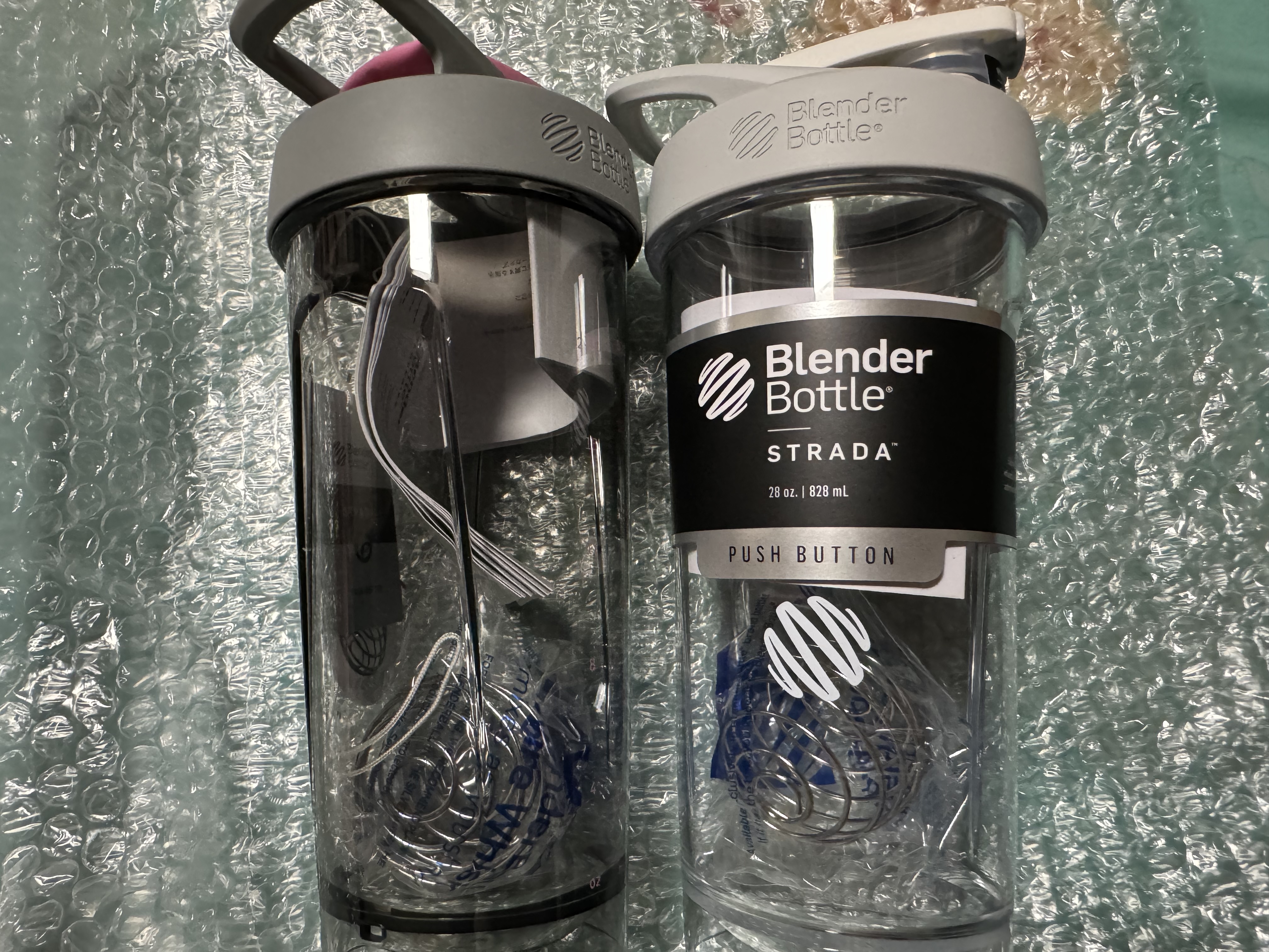 Blender Bottle蛋白粉摇摇杯运动水杯 大容量塑料杯带刻度健身便携搅拌男士女生 Strada款tritan白色800ml 实拍图