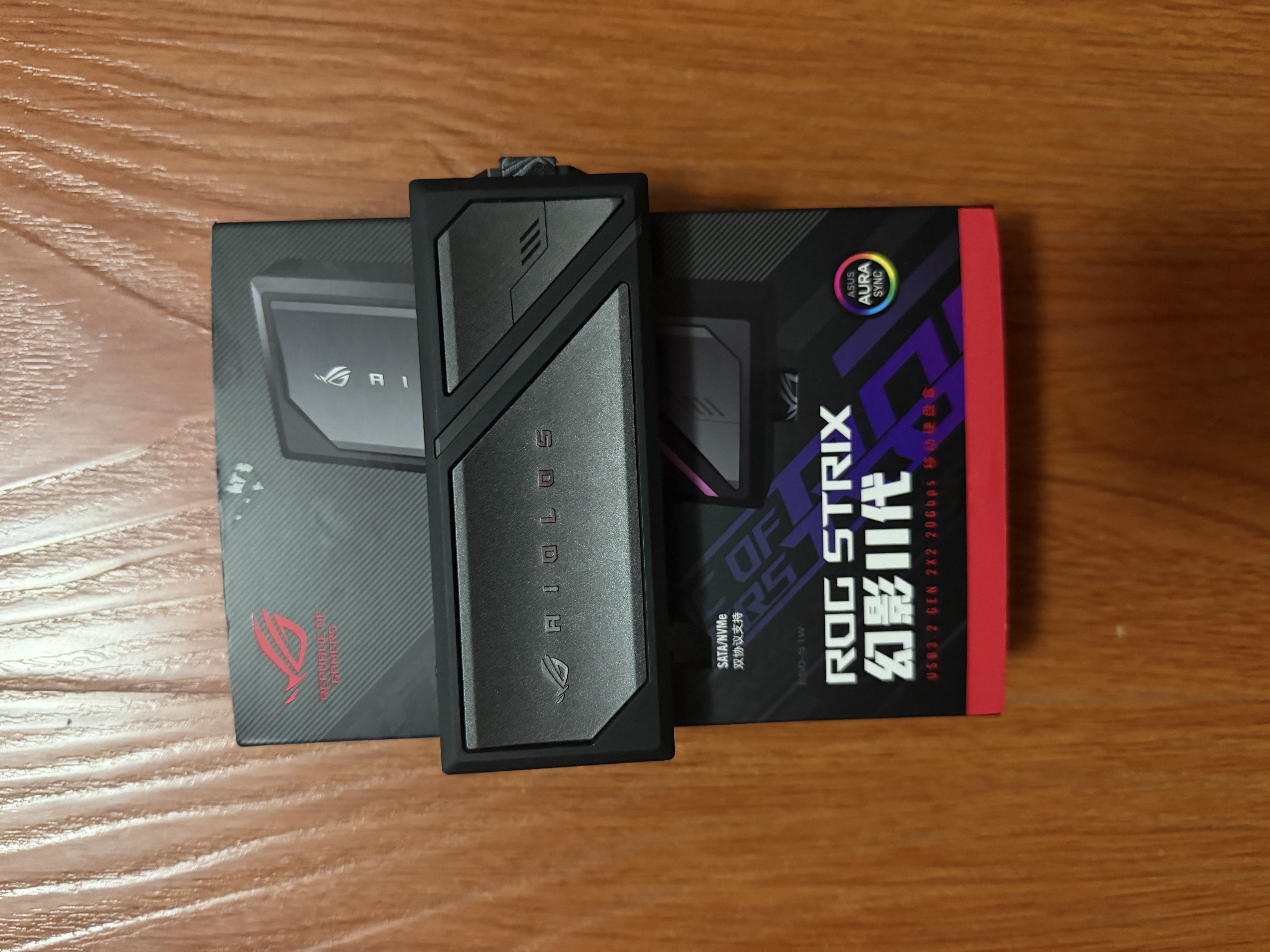 华硕（ASUS）ROG STRIX幻影II代 20Gbps移动外置固态硬盘盒 铝合金外壳/高效散热结构/双协议支持(Nv/SATA) 实拍图