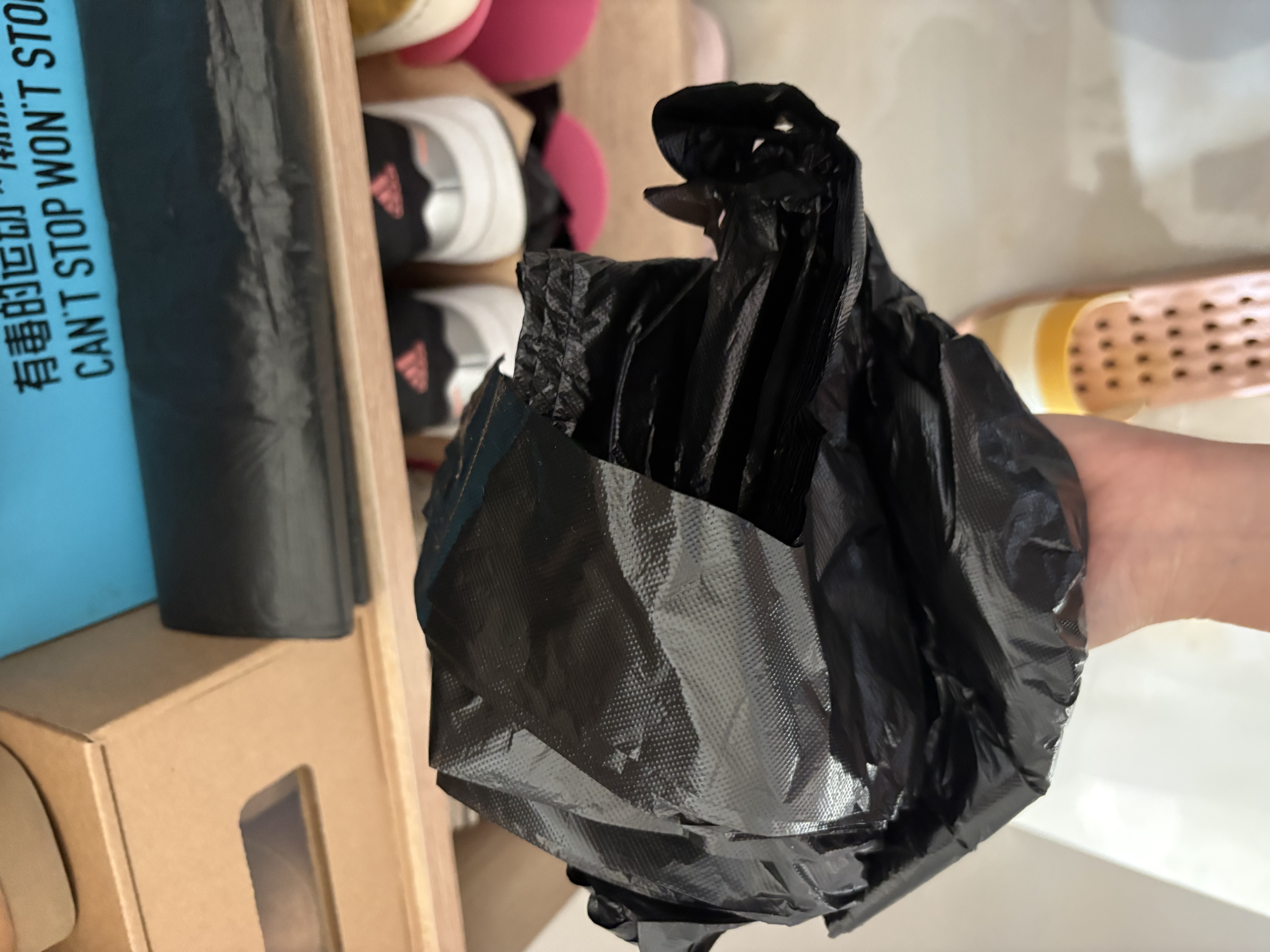 威佳黑色小垃圾袋小号100只20L物业商用手提垃圾袋背心式50*60cm 双面3丝 实拍图