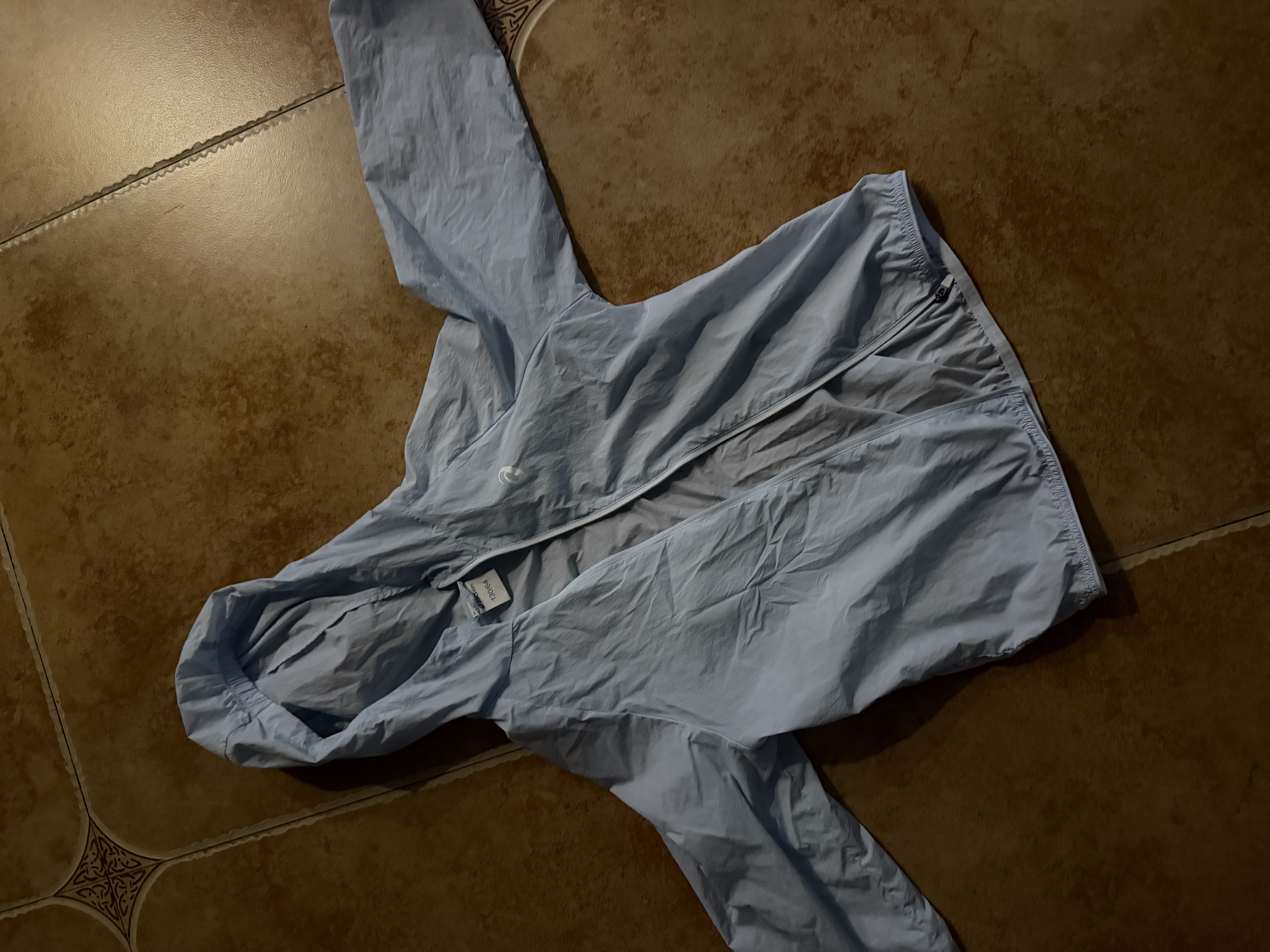 亚瑟士（asics）男女儿童26年夏季UPF50+轻量凉感防晒衣透气冰蝉翼梭织防晒衣外套 5002浅蓝色 130 实拍图