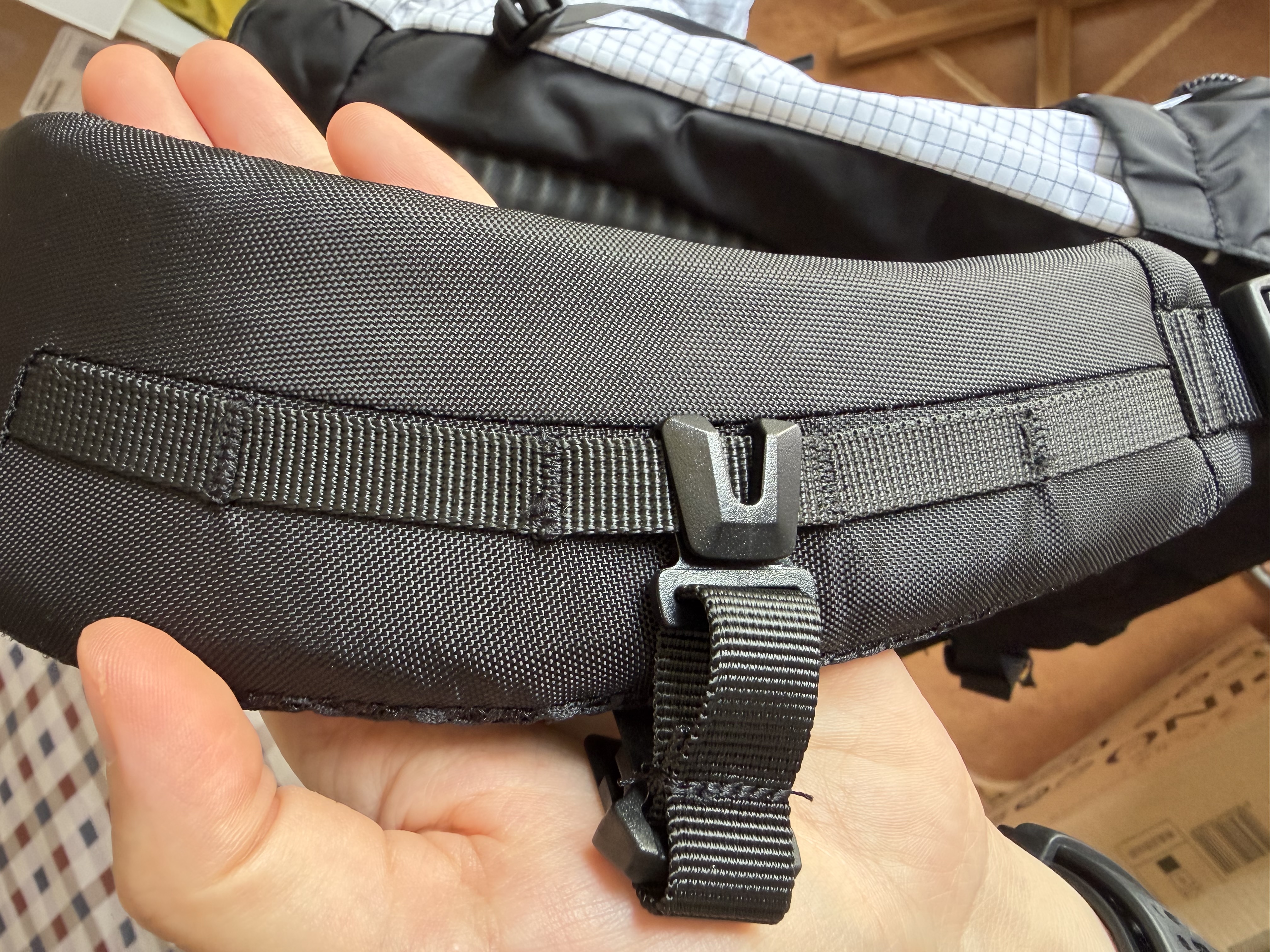 Naturehike挪客氦25L双肩包 户外徒步登山骑行大容量休闲通勤背包超轻防泼水 25L/月影白/赠个性魔术贴*2 实拍图