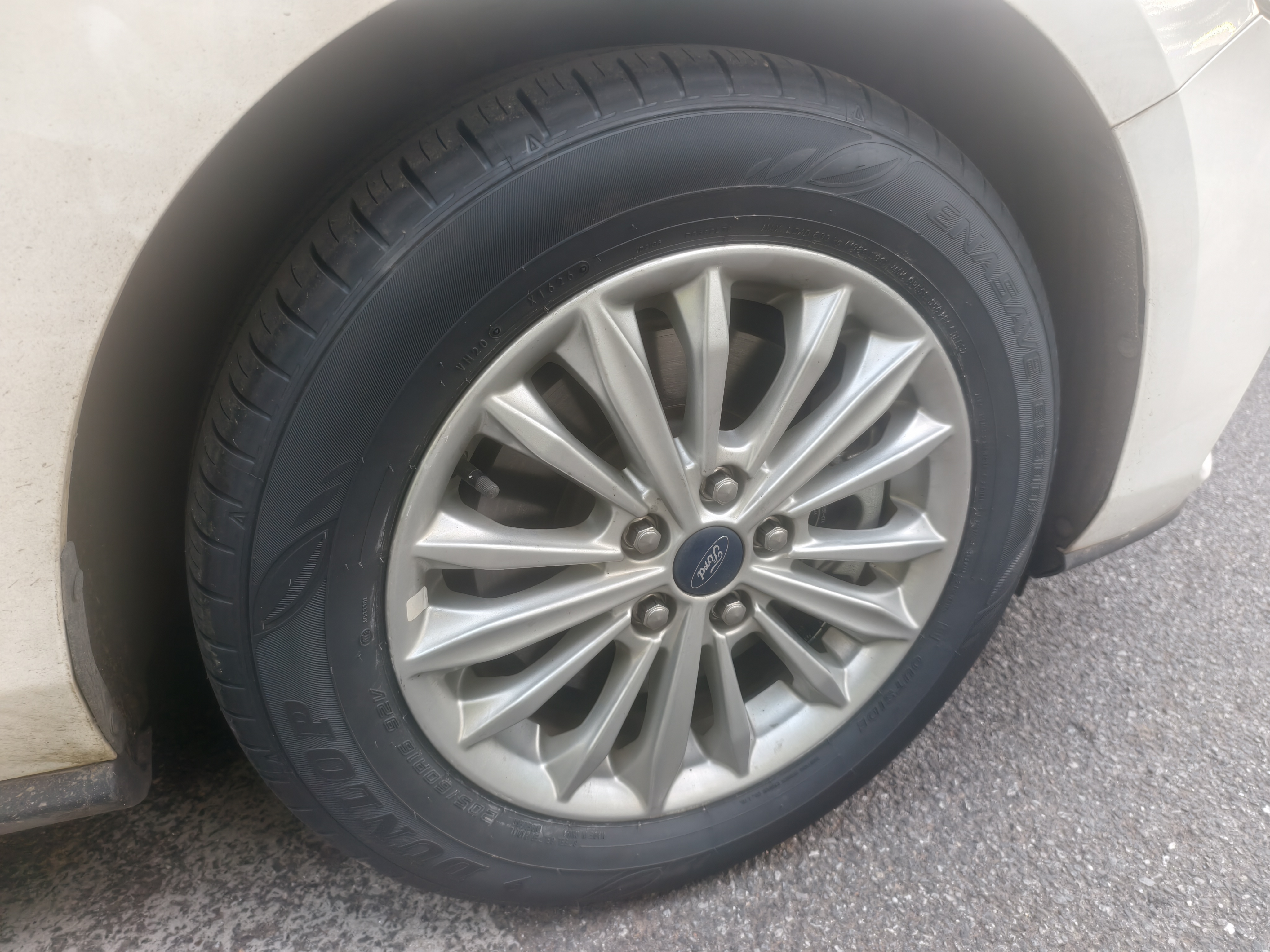 邓禄普（DUNLOP）汽车轮胎205/60R16 92V ENASAVE EC300+原配凌渡/柯米克/C207 实拍图
