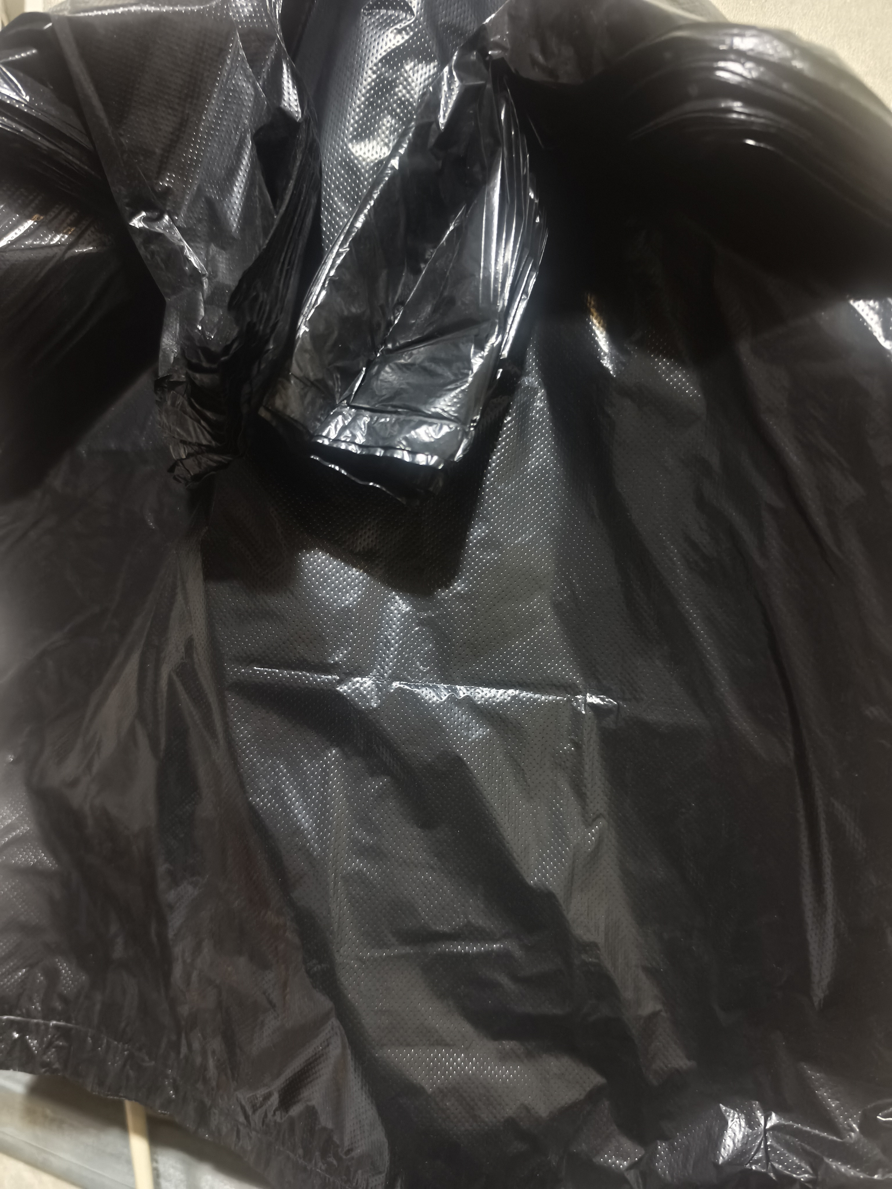 威佳黑色小垃圾袋小号100只20L物业商用手提垃圾袋背心式50*60cm 双面3丝 实拍图