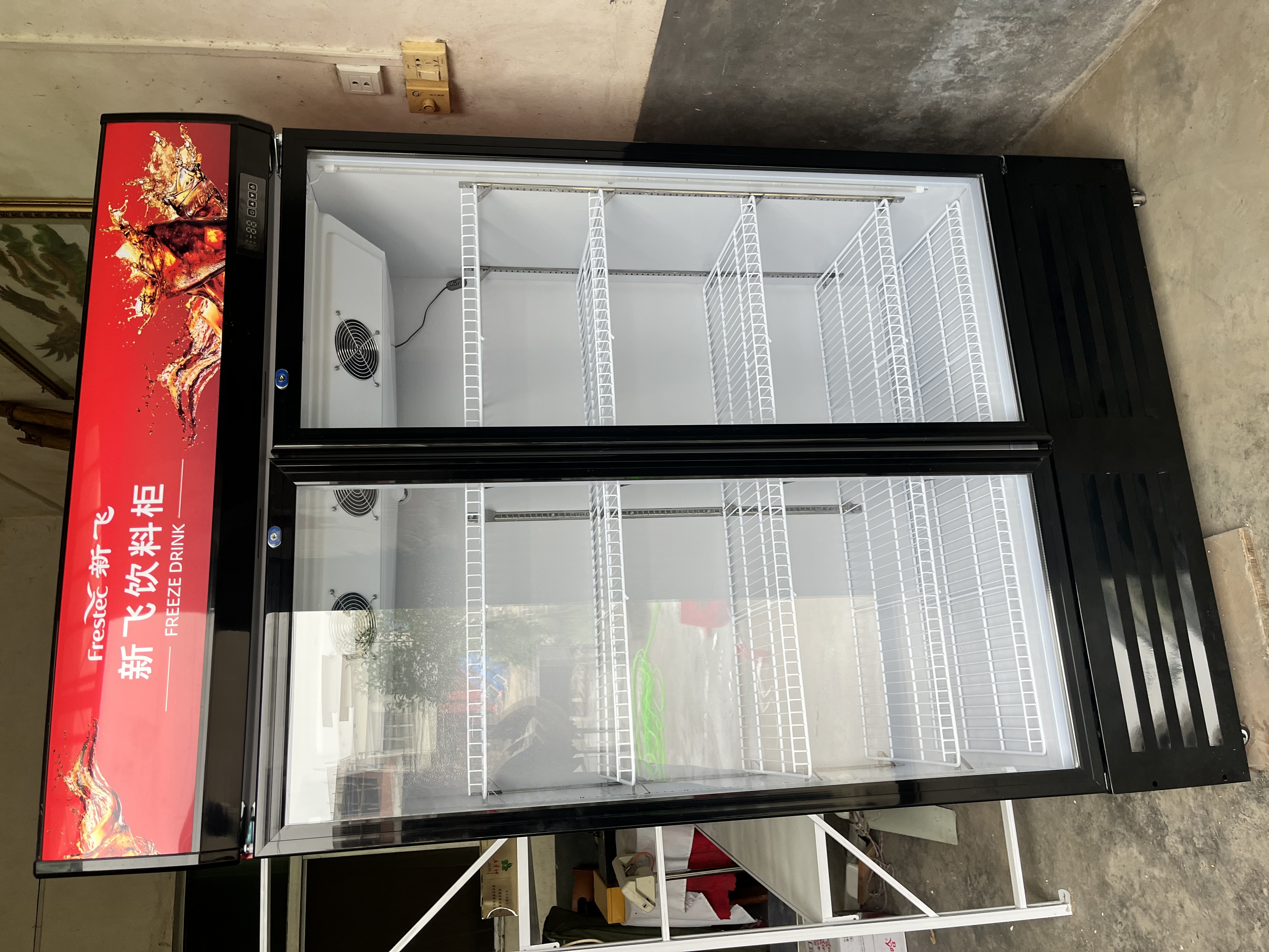 新飞 （Frestec）展示柜冷藏保鲜柜酒水饮料冰柜双开门冷藏柜酒店冷藏保鲜柜超市直冷玻璃门风冷无霜冰箱立式冷柜 双门黑红688L【4D风冷无霜】1.2米 实拍图