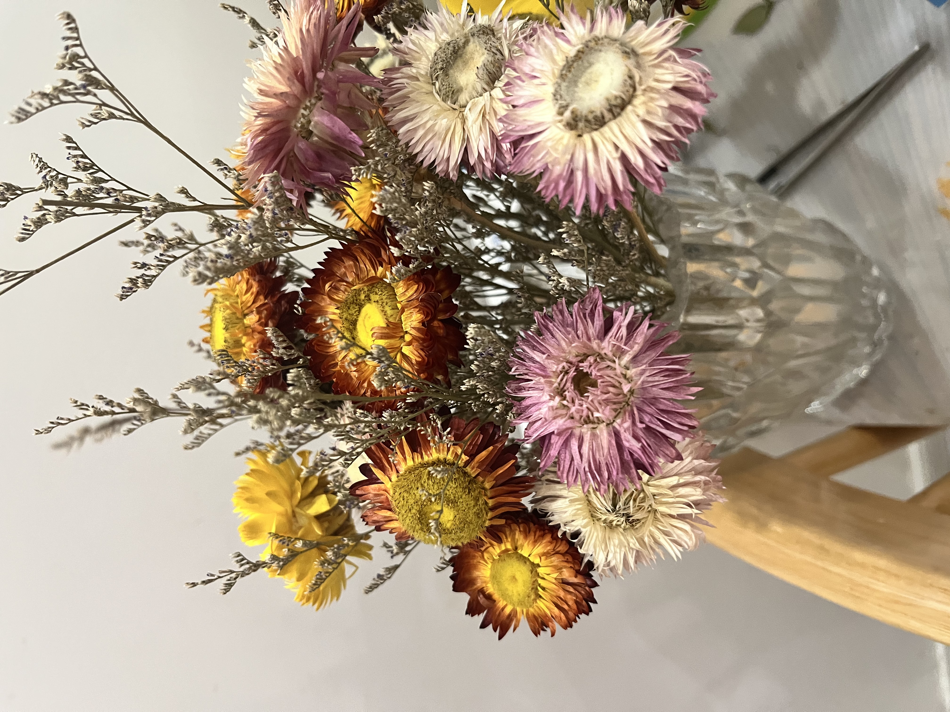 爱满干花 真花 云南麦杆菊花小雏菊天然风干花束摆设插花网红装饰摆件 麦秆菊彩色一束（40朵以上花头） 干树枝 实拍图