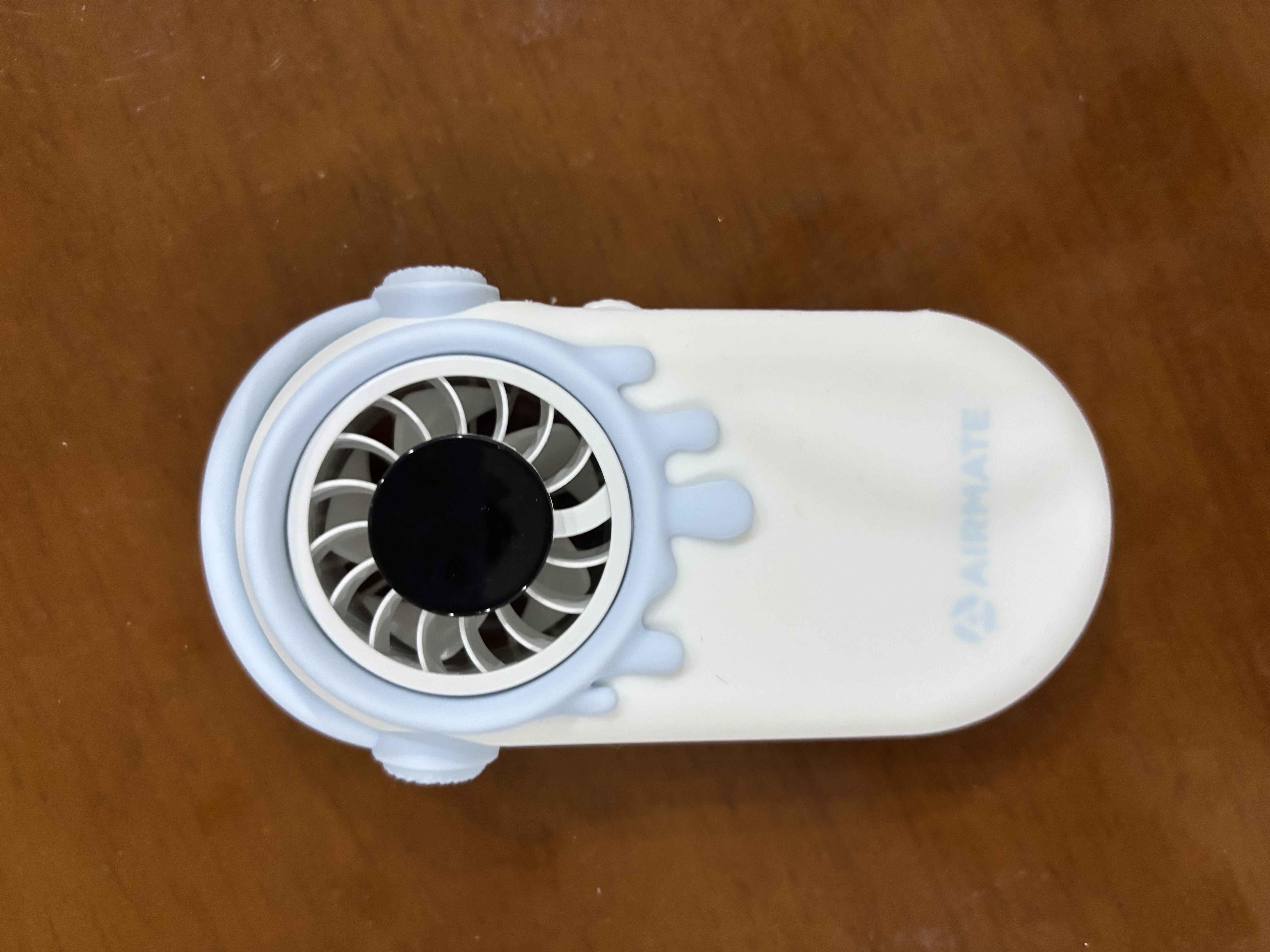 艾美特（AIRMATE）小风扇手持风扇卡片挂脖家用安静轻音婴儿车便携式迷你充电儿童节能户外小型电扇超长续航 FIND1-1 实拍图
