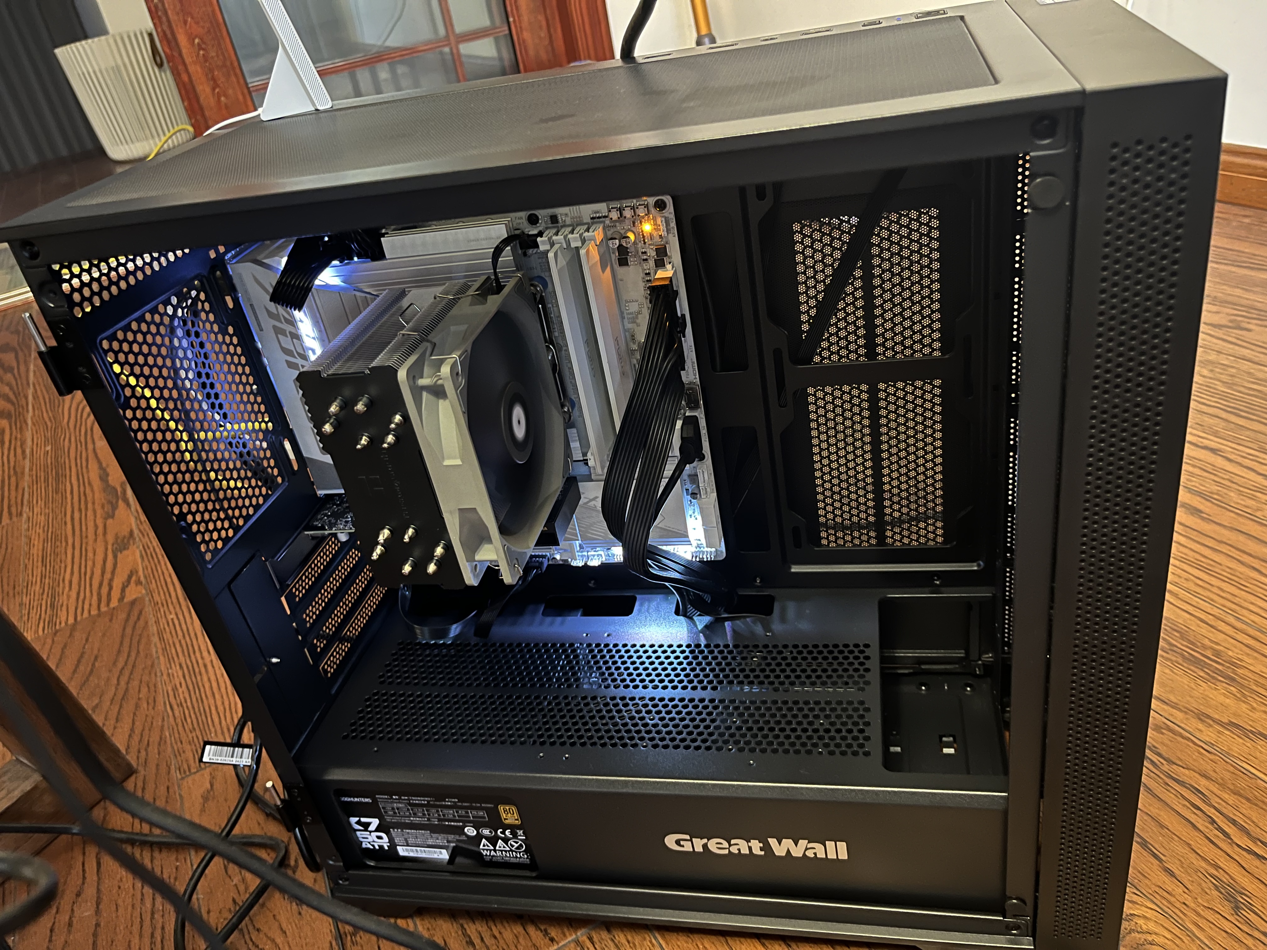 丽台（LEADTEK）NVIDIA RTX A1000 8GB GDDR6 平面设计 视频剪辑 建模渲染 专业图形显卡企业 实拍图