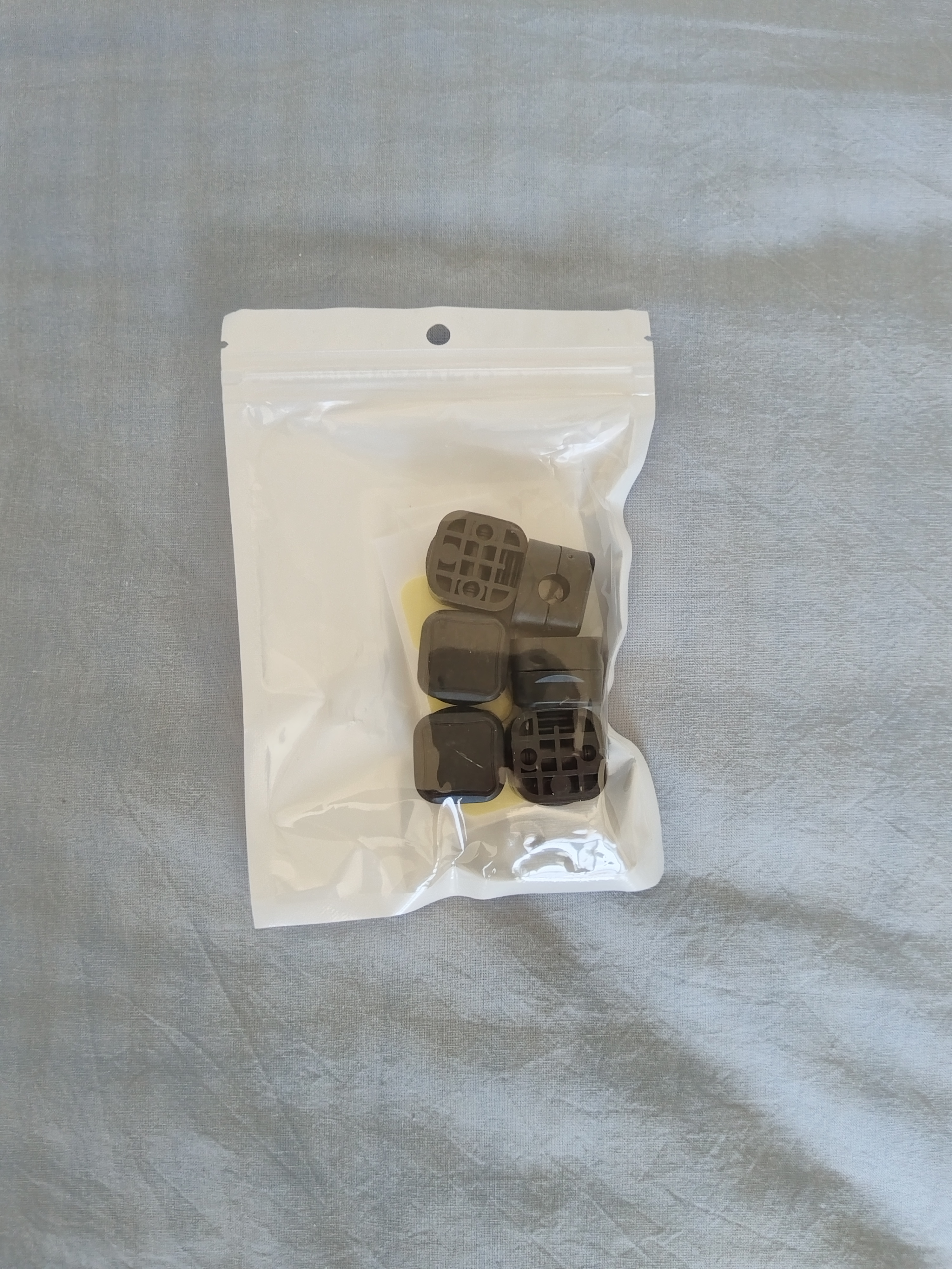 Masentek 磁吸理线器数据线收纳整理手机线充电线固定器桌面免打孔线卡子扣自粘 黑色【6个装】 实拍图
