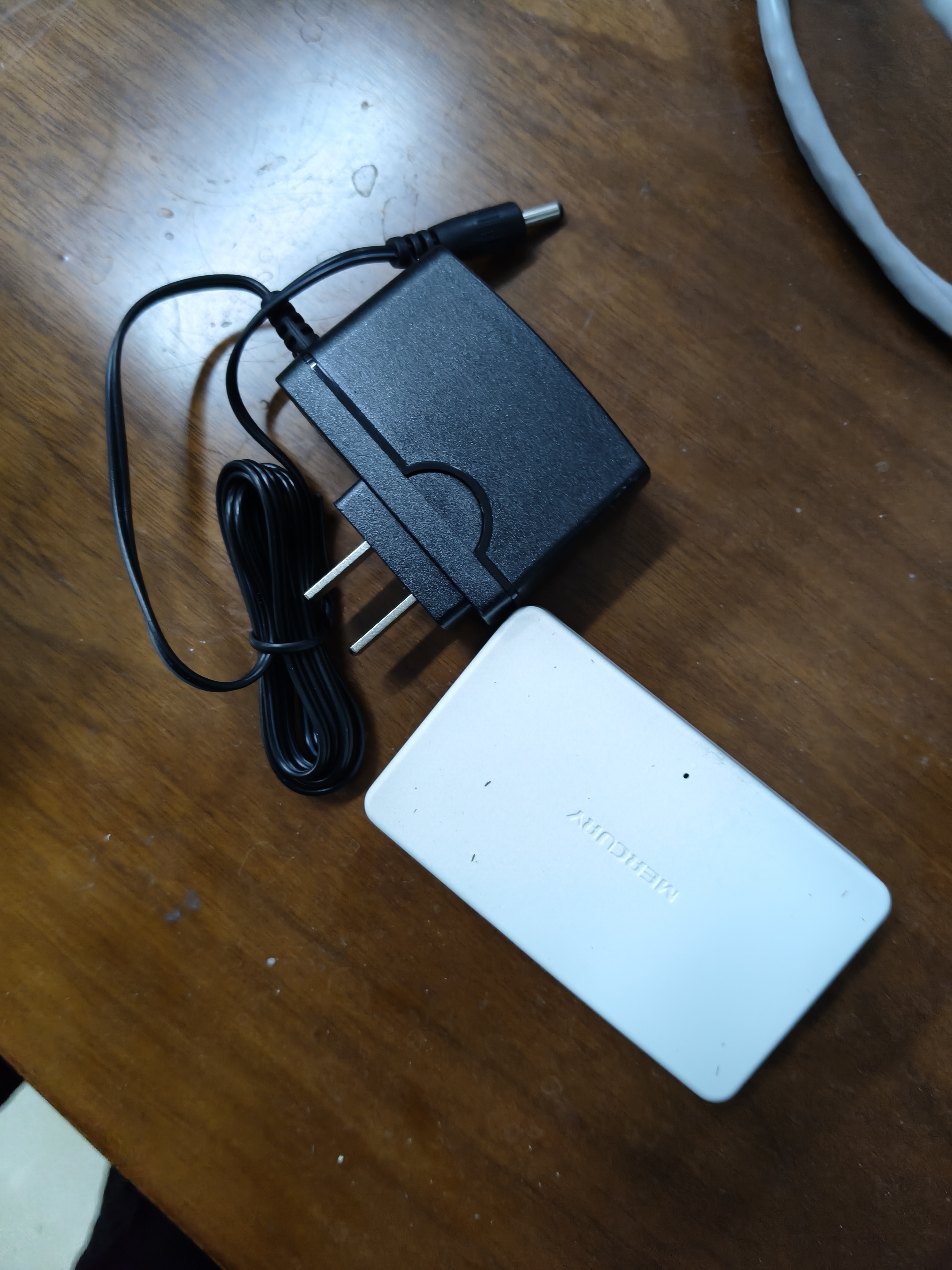 水星（MERCURY）S105C 5口百兆交换机 4口网线网络分线器 家用宿舍监控分流器 实拍图