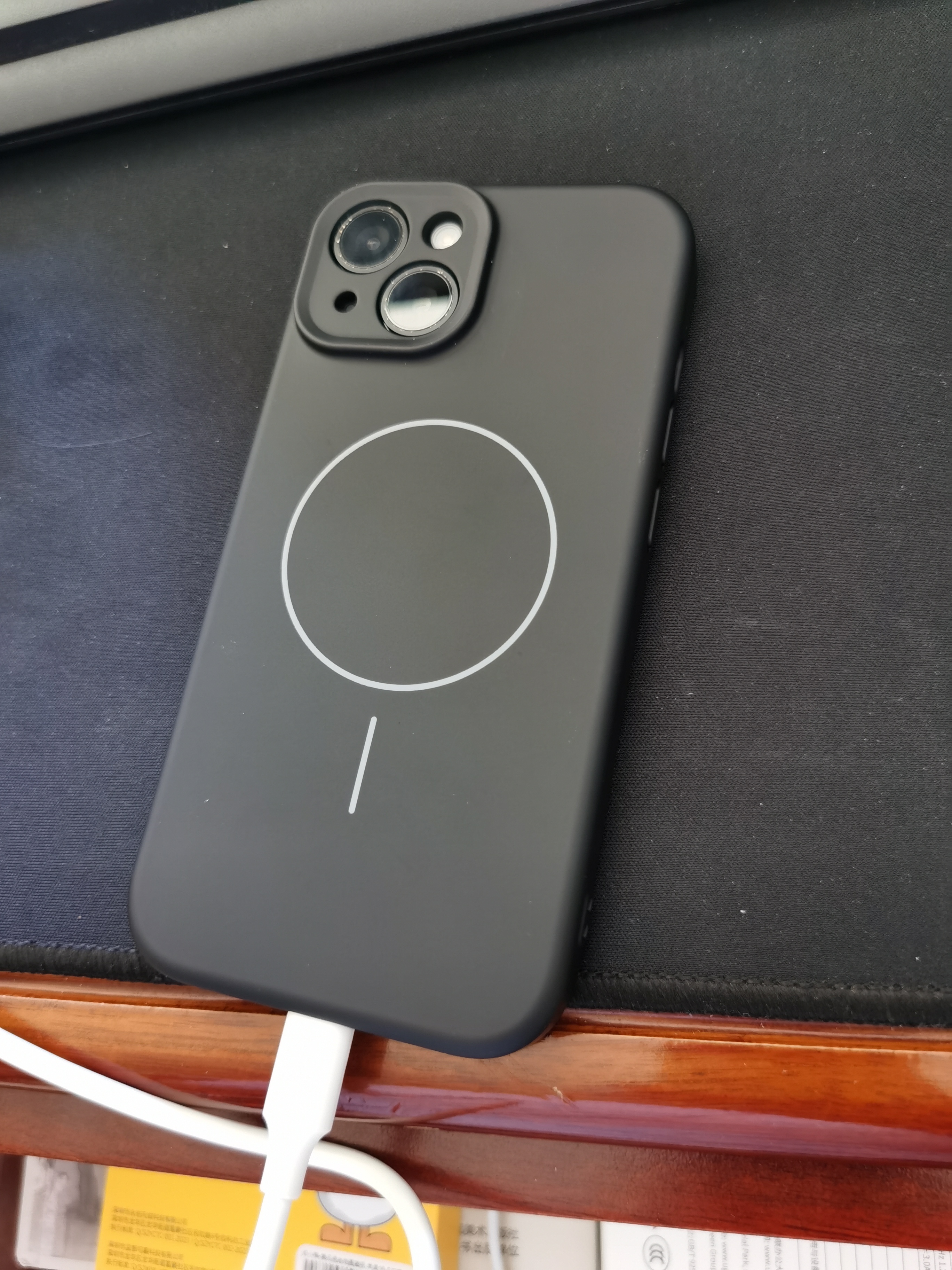 奶小鸭（NEYAA）适用苹果15手机壳 iphone15保护套镜头全包超薄Magsafe磁吸充电液态硅胶防摔简约男女款 石墨黑 实拍图