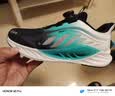 特步儿童鞋【氢风8.0护足跑鞋】网革透气缓震旋钮扣飞弹科技运动跑鞋 黑/极光绿 【四季密网款】 38 实拍图