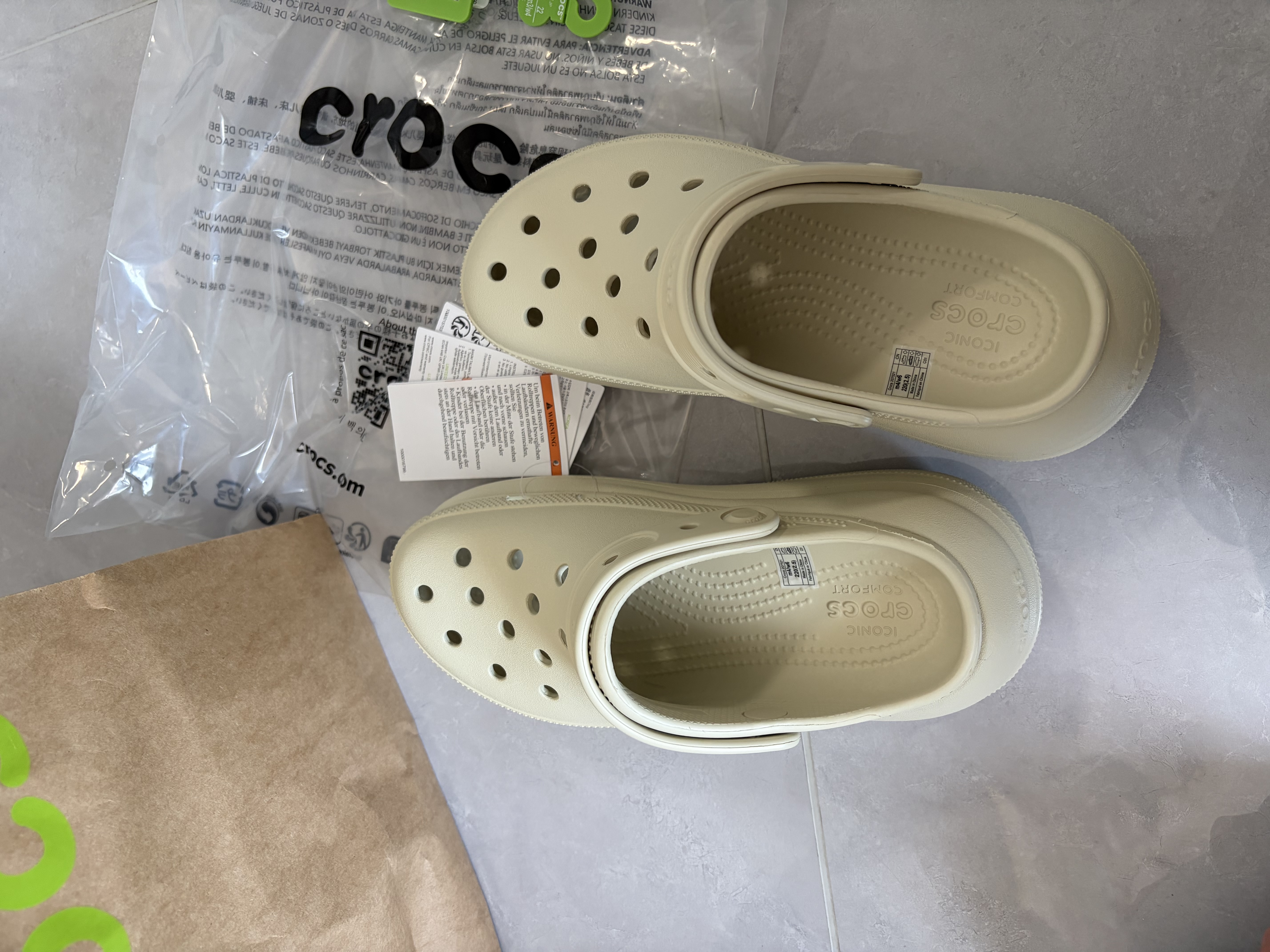 卡骆驰（CROCS）（crocs）经典泡芙Clog男女沙滩洞洞鞋凉拖鞋 207521-2Y2 38 实拍图