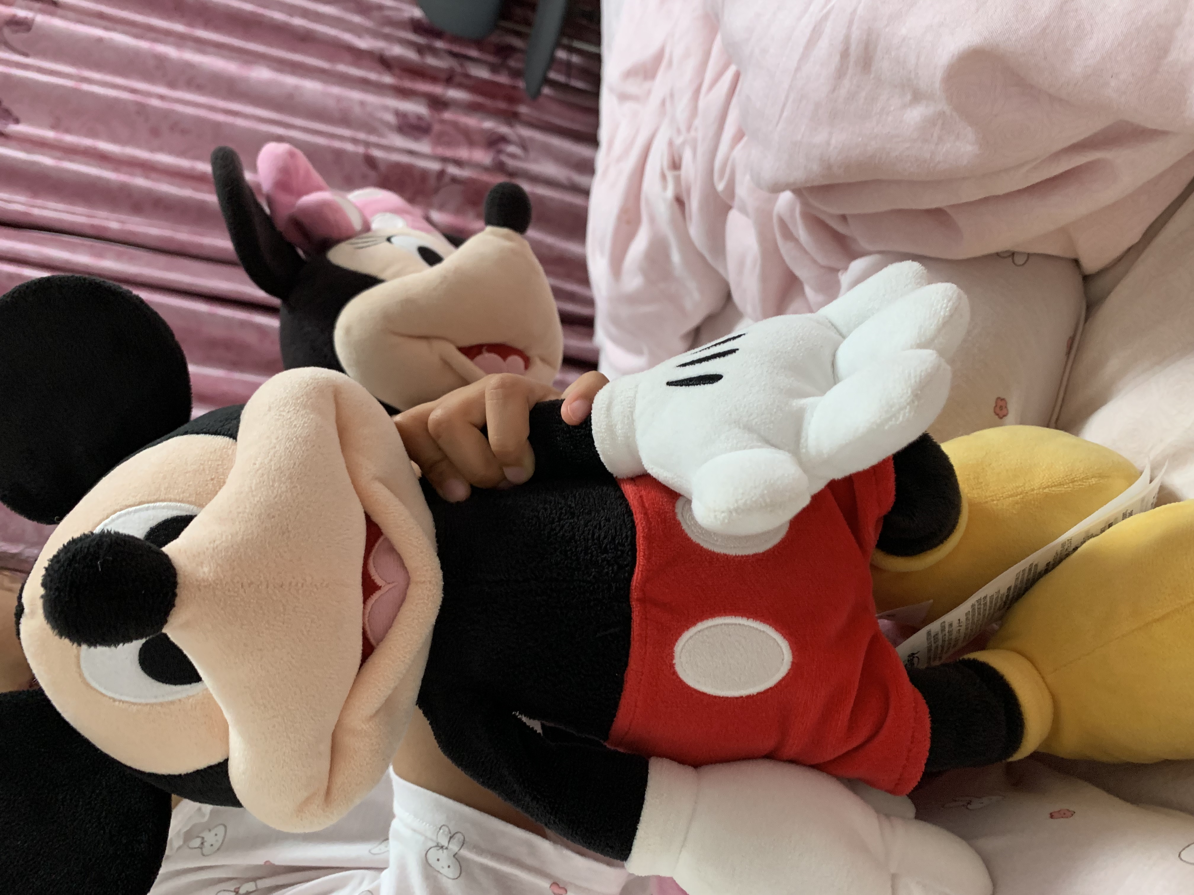 迪士尼（Disney）经典米奇米妮毛绒玩偶玩具大号公仔情侣结婚礼物压床娃娃生日礼物 米奇红色中号 实拍图