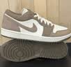 耐克（NIKE）26年夏季新款男子AJ1 经典缓震舒适透气低帮篮球鞋 553558-046 41 实拍图