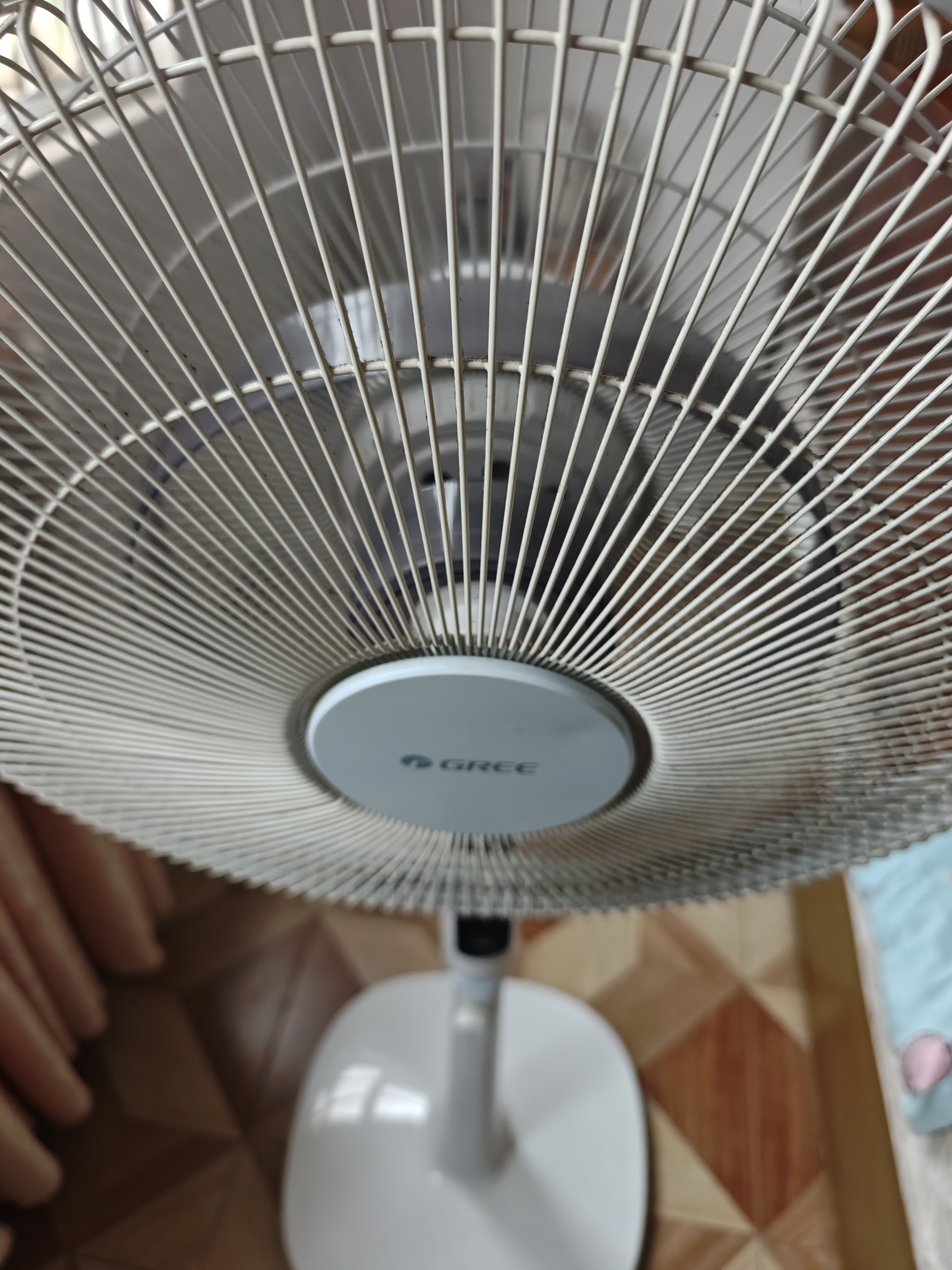 格力落地扇电风扇一级能效直流变频节能智能遥控双层仿生蝴蝶扇14扇叶家用卧室风扇轻音不扰眠22档调节 【门店热销款】16寸仿生扇叶22档调节 实拍图