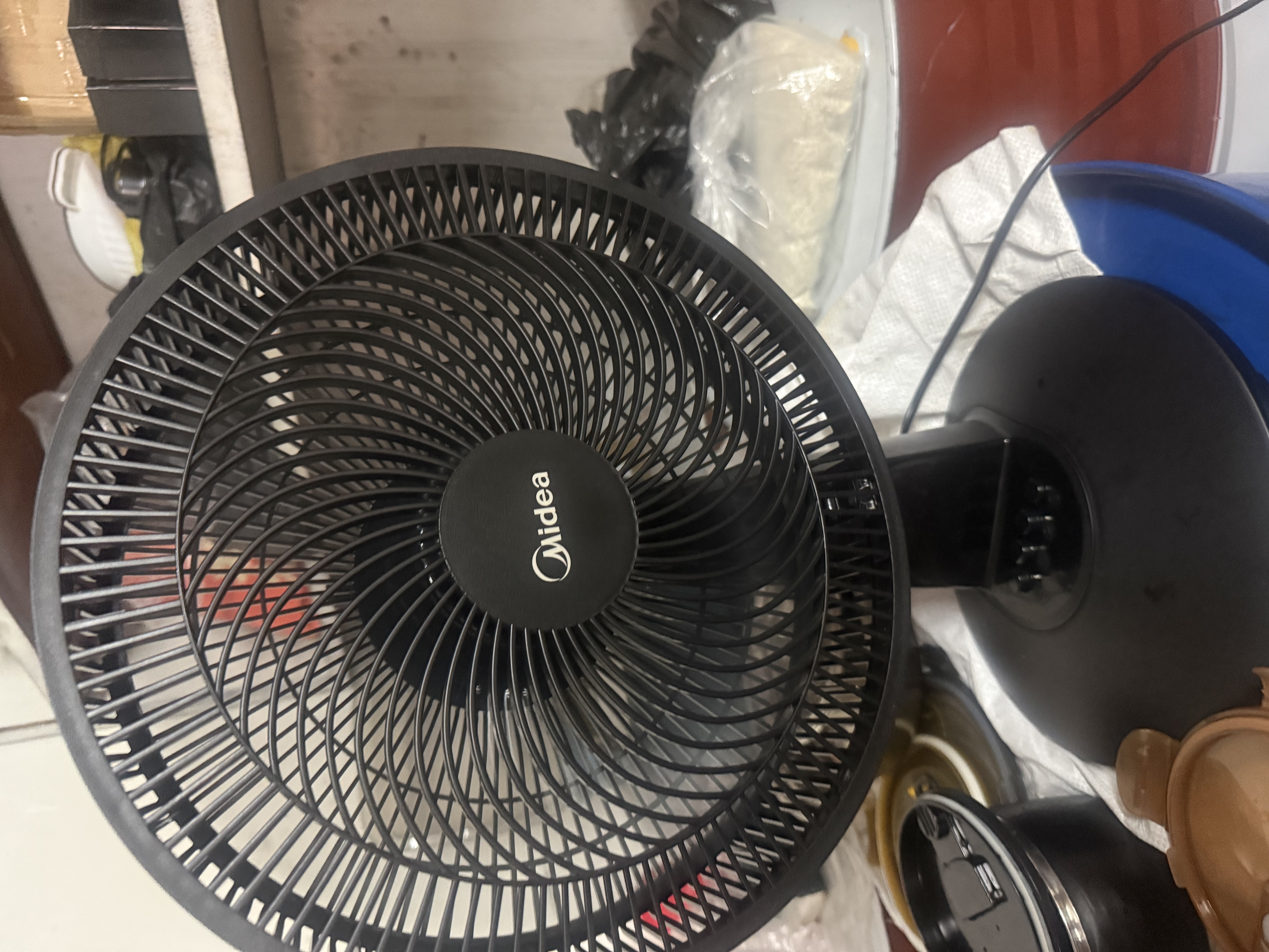 美的（Midea）电风扇台扇家用节能台式对流风扇大风量清新空气办公室卧室宿舍摇头轻音空调伴侣 风扇踏青放价 【7叶切风】FGAU30D 实拍图