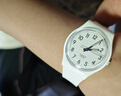 斯沃琪（Swatch）瑞士手表 纯白之光2.0 儿童节礼物潮流腕表考试表 SO28W107-S14 实拍图