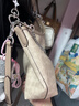 蔻驰（COACH）【品牌直供】女士LAUREL中号斜挎流浪包沙黄色CV975礼物 实拍图