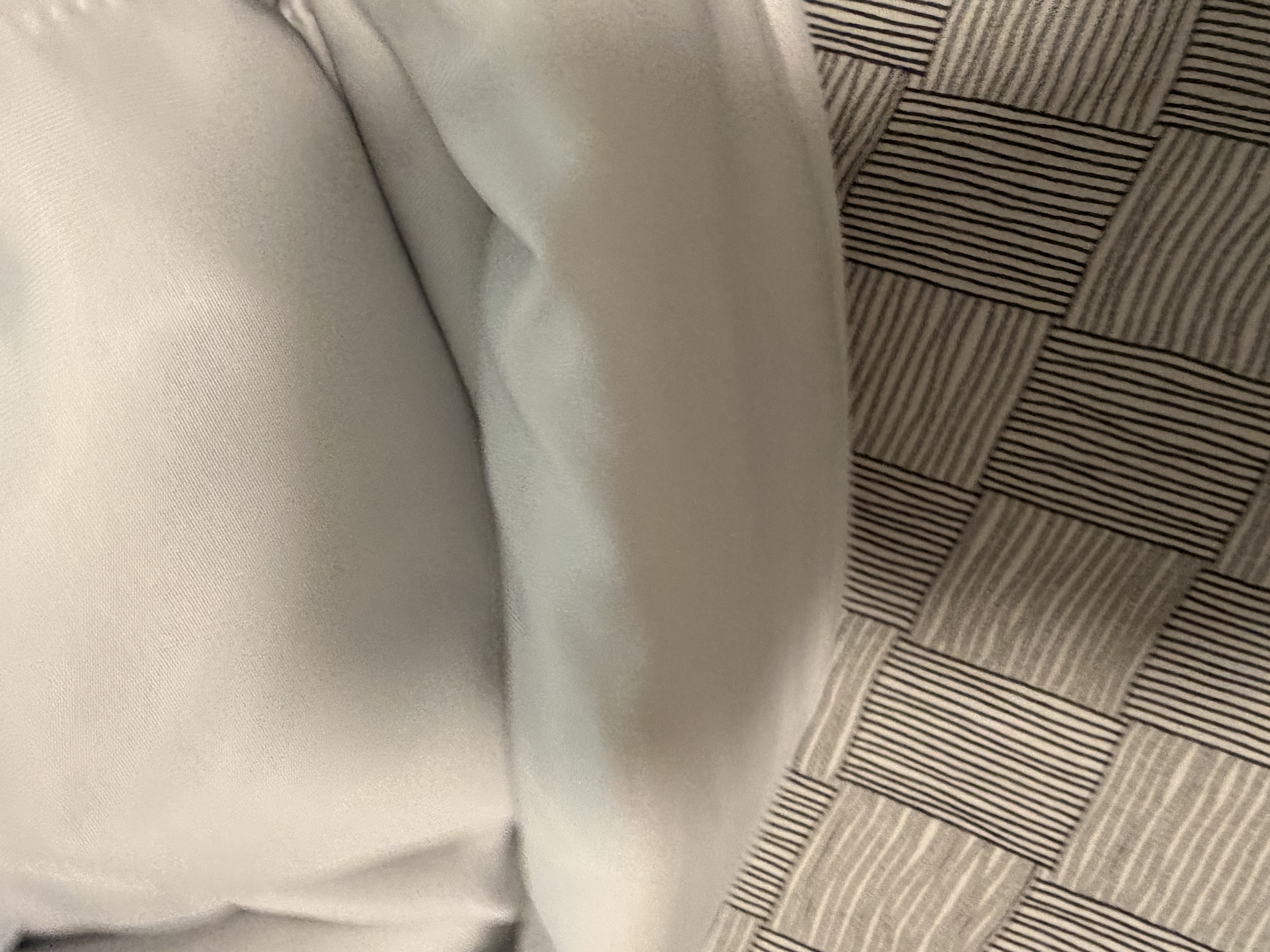 网易严选夏凉被果冻被【半佛推荐】 7A级柔软A级抗菌可水洗双面配色大豆被 【双面凉感果冻被】冰川蓝 120*150cm（儿童/沙发/办公室） 实拍图