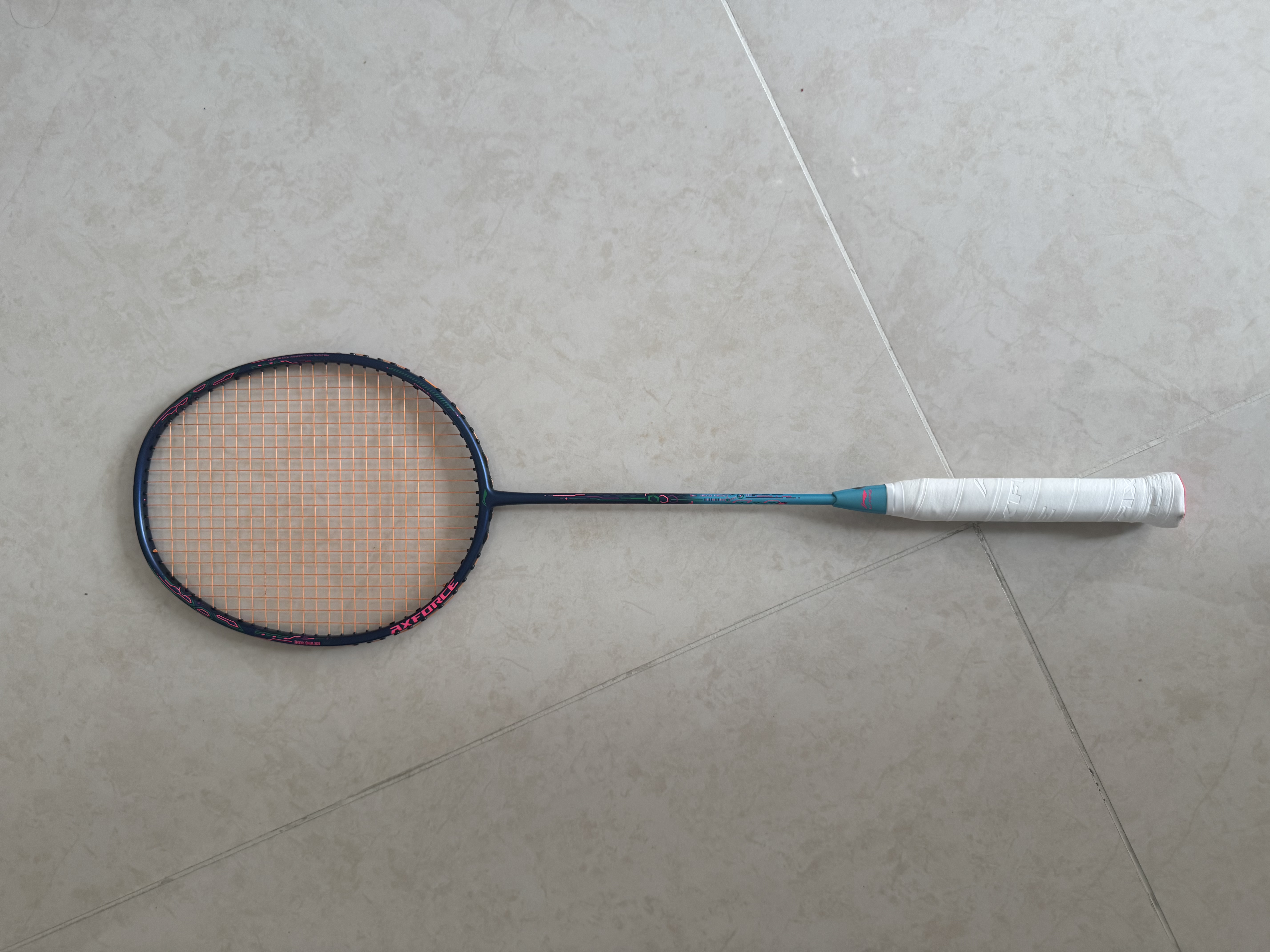 李宁（LI-NING） 雷霆100战戟8000全碳素进攻型羽毛球拍雷霆80【球星同款高端拍】 4U-雷霆50【主流选择】 （穿线请备注） 实拍图
