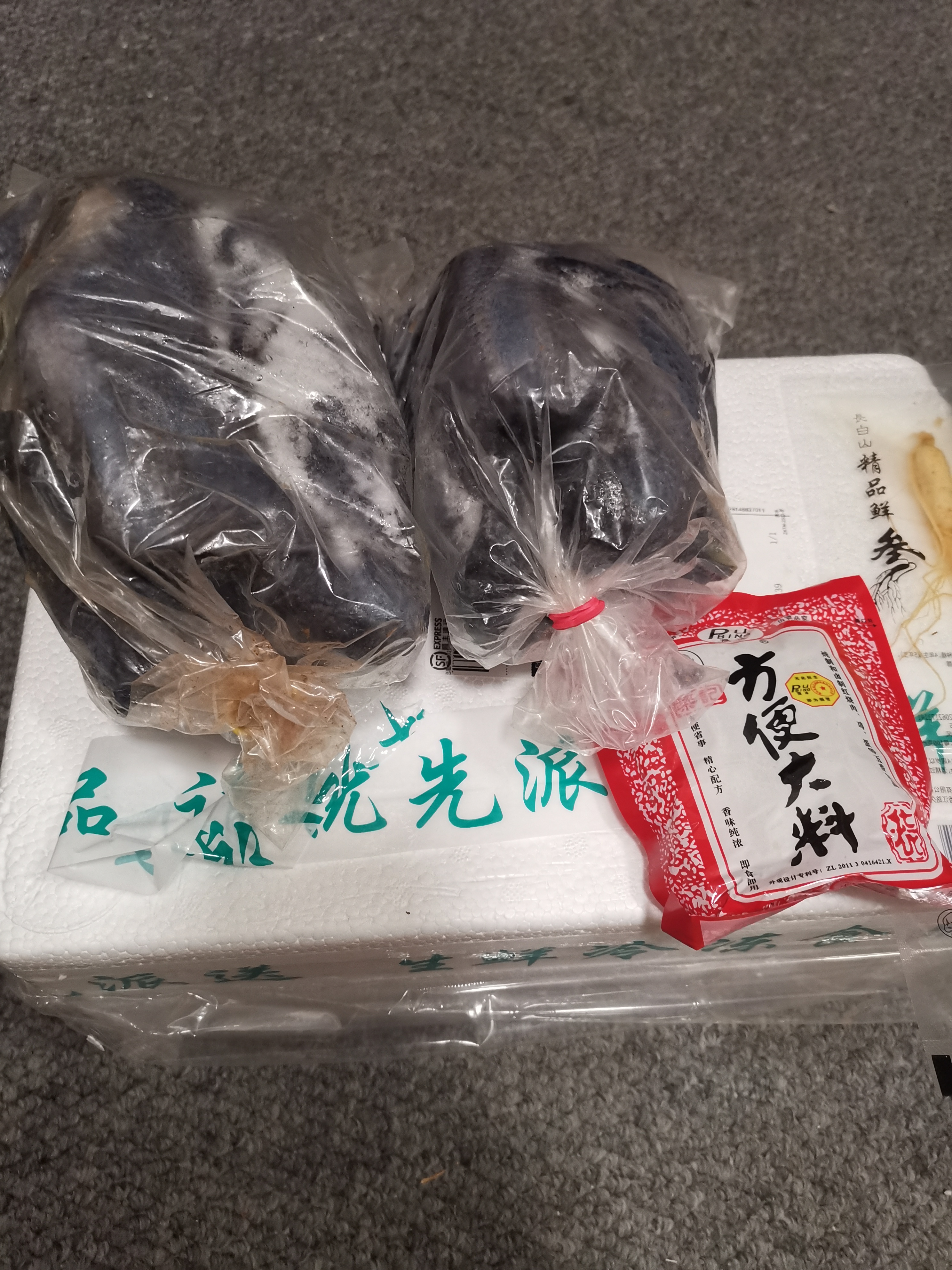 王氏正德 鸡 乌鸡 农家散养乌骨鸡 新鲜冷冻现杀生鲜月子鸡 鸡肉整只 发2只 净重800g/只 送料包+鲜参 实拍图