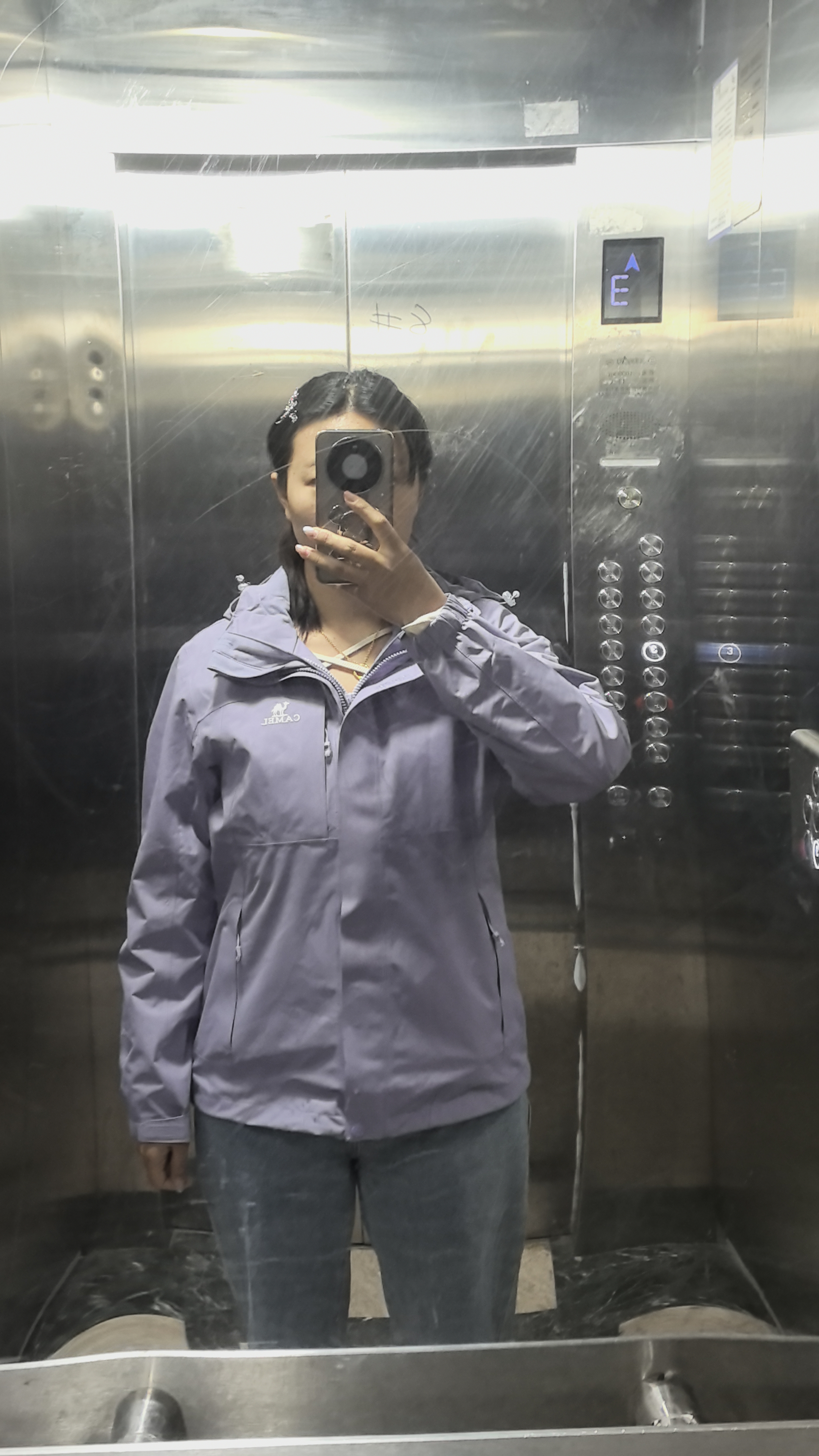骆驼（CAMEL）三防冲锋衣户外登山服防水防风防污三合一保暖时尚运动外套 A9W114120-1X 丁香紫，女款 L 实拍图