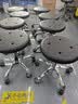 金扎特（ESD）J01防静电凳子升降旋转椅子工厂车间流水线学校实验室医院圆凳 J01H铝合金脚+轮子（42-56）加厚 实拍图