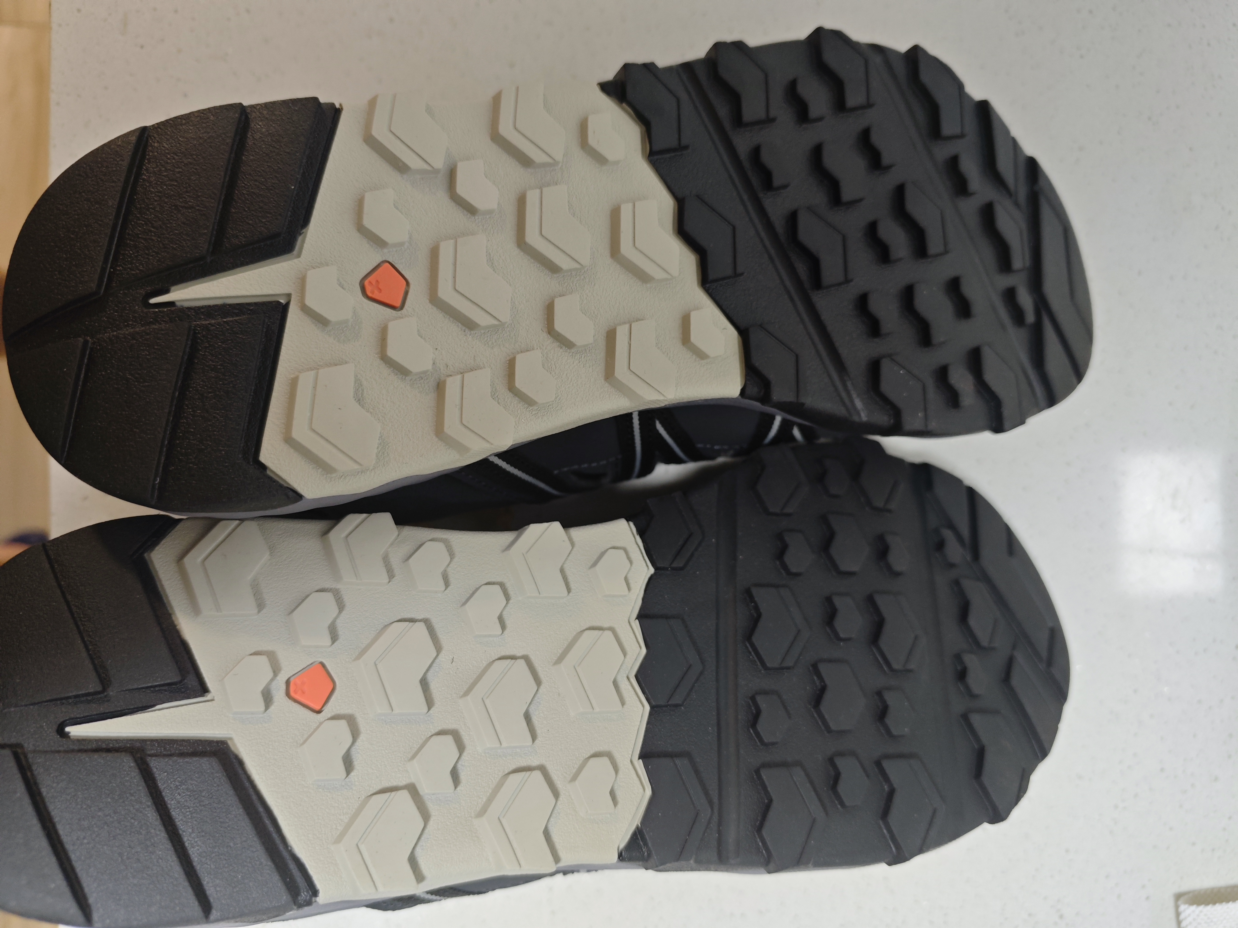 迪卡侬（DECATHLON）登山鞋男户外防滑凉鞋夏季透气耐磨轻便徒步鞋溯溪鞋洞洞鞋 黑灰色-防撞款-NH900 43 实拍图