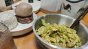 鲜京采 谷饲牛肉汉堡饼1.44kg（12片）牛肉饼牛肉馅早餐包装随机发货 实拍图
