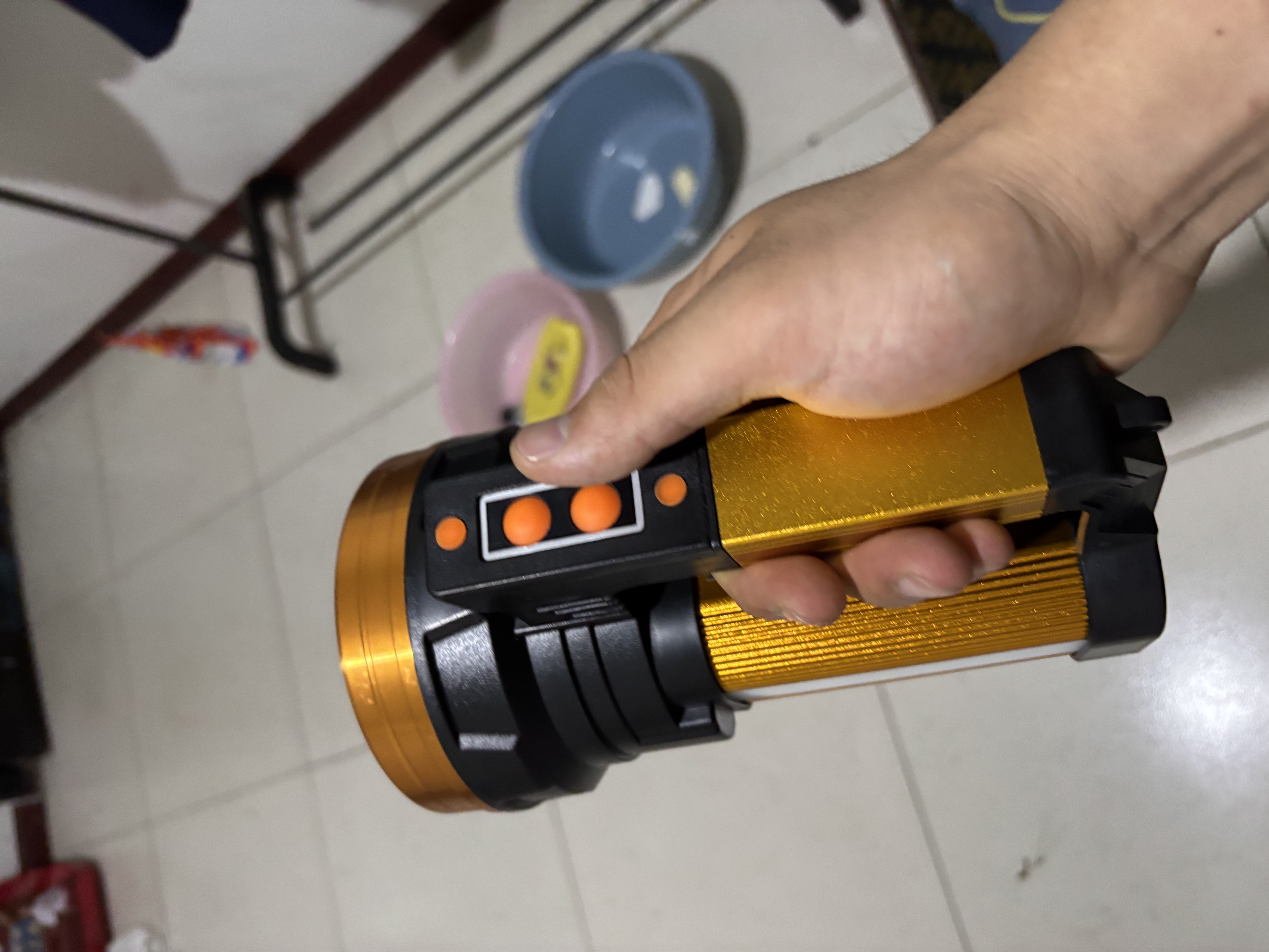 迈思路（MAX LOAD） 强光手电筒远射超亮充电式大功率户外超长续航led巡逻手提探照灯 顶配22000w续航150h 动力九锂电 实拍图