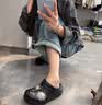 卡骆驰（CROCS）男女泡芙洞洞鞋户外休闲时尚厚底一脚蹬沙滩鞋 207521-001 39-40 实拍图