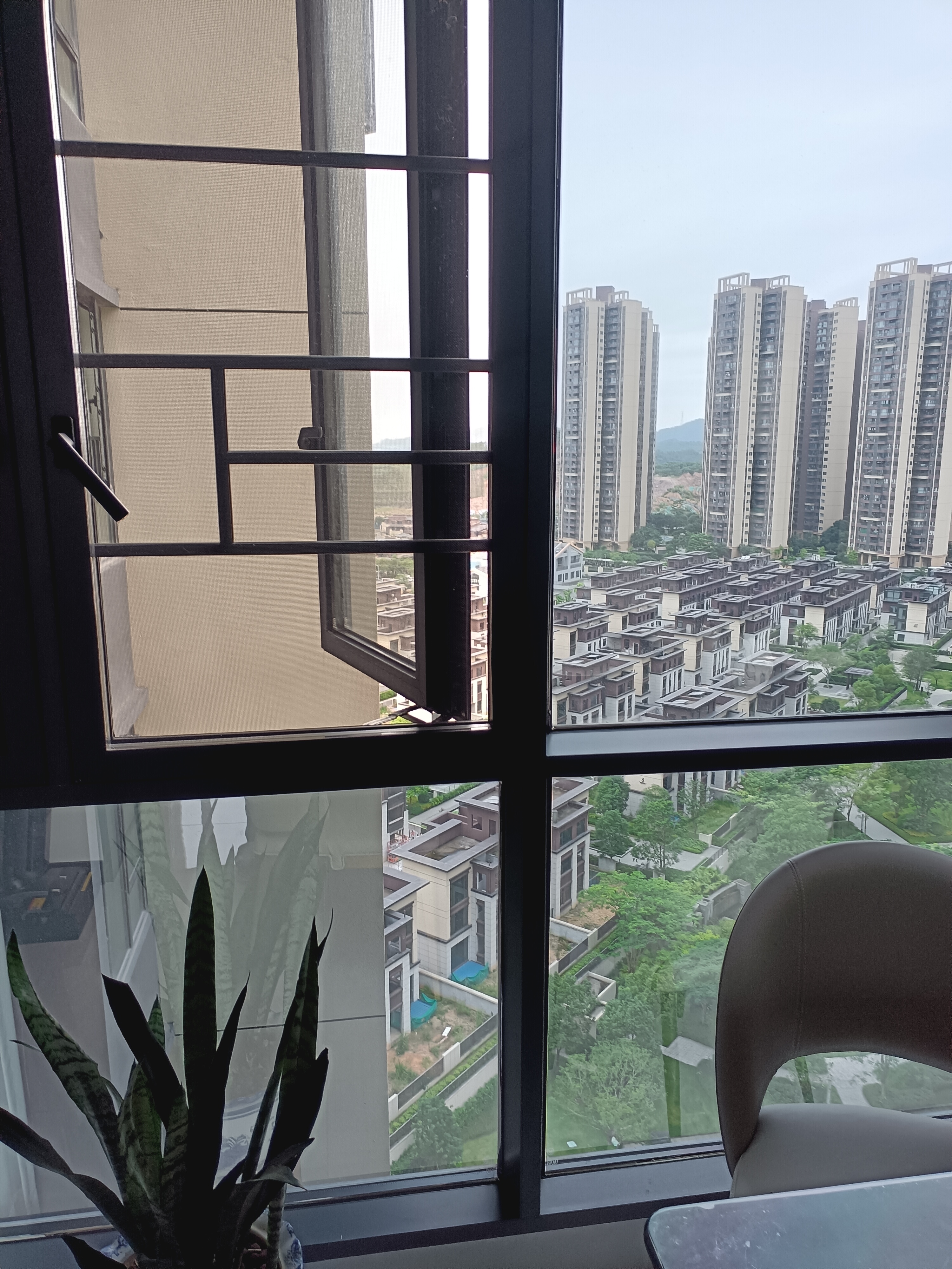 SANYOU中国航天山由玻璃贴膜单向透视膜镜面防爆隔热膜阳台窗户太阳膜 银装素裹 1m*1m（拍多件连着发） 实拍图