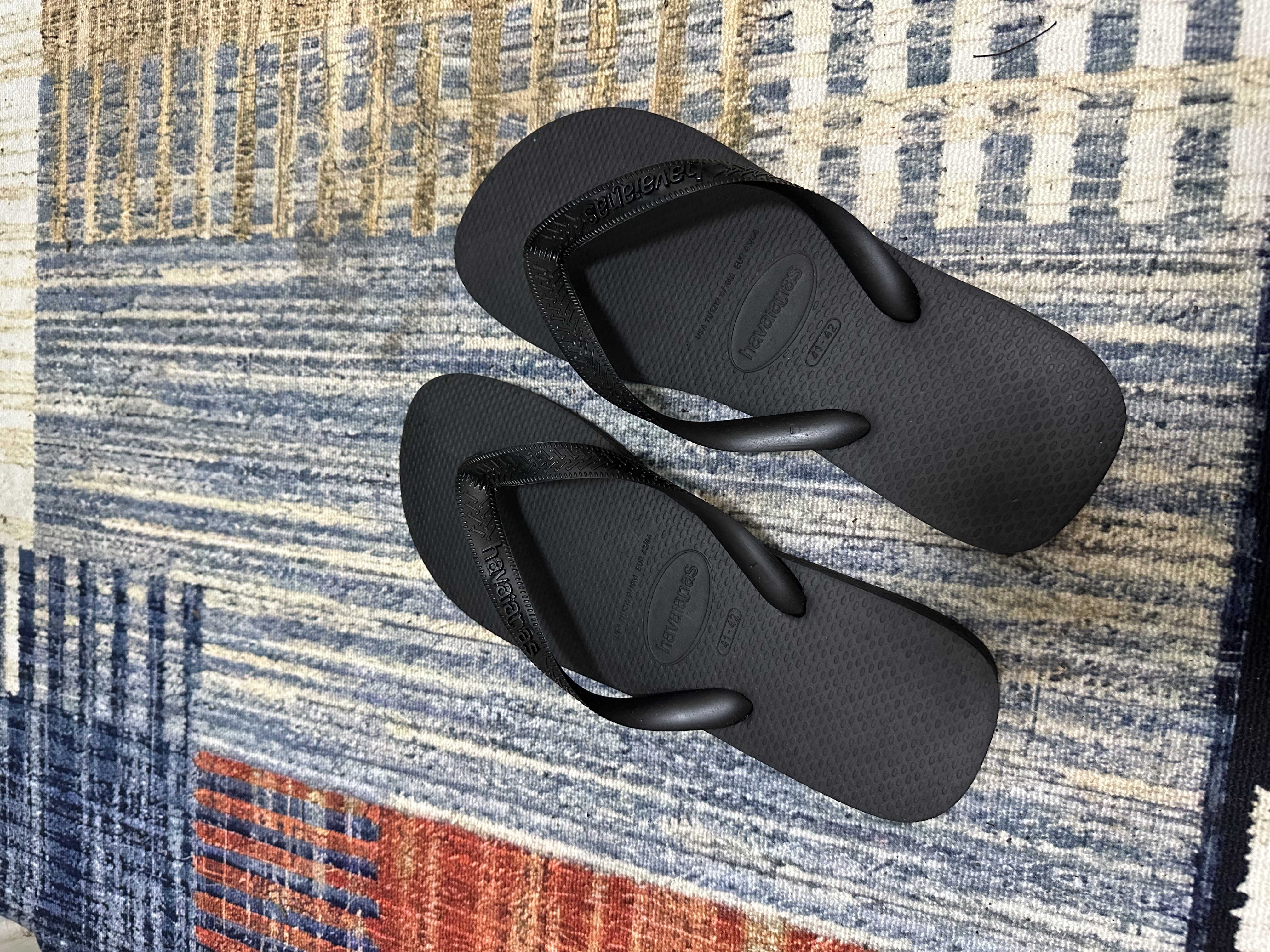 havaianas哈唯纳Top炫彩夹脚人字拖女夏海边平底拖鞋情侣款 0090-火耀黑 41-42 巴西码 实拍图