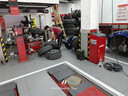 固特异（Goodyear）汽车轮胎 235/45R18 98W SCT E锐乘 静音棉 绿色版 适配Model 3 实拍图