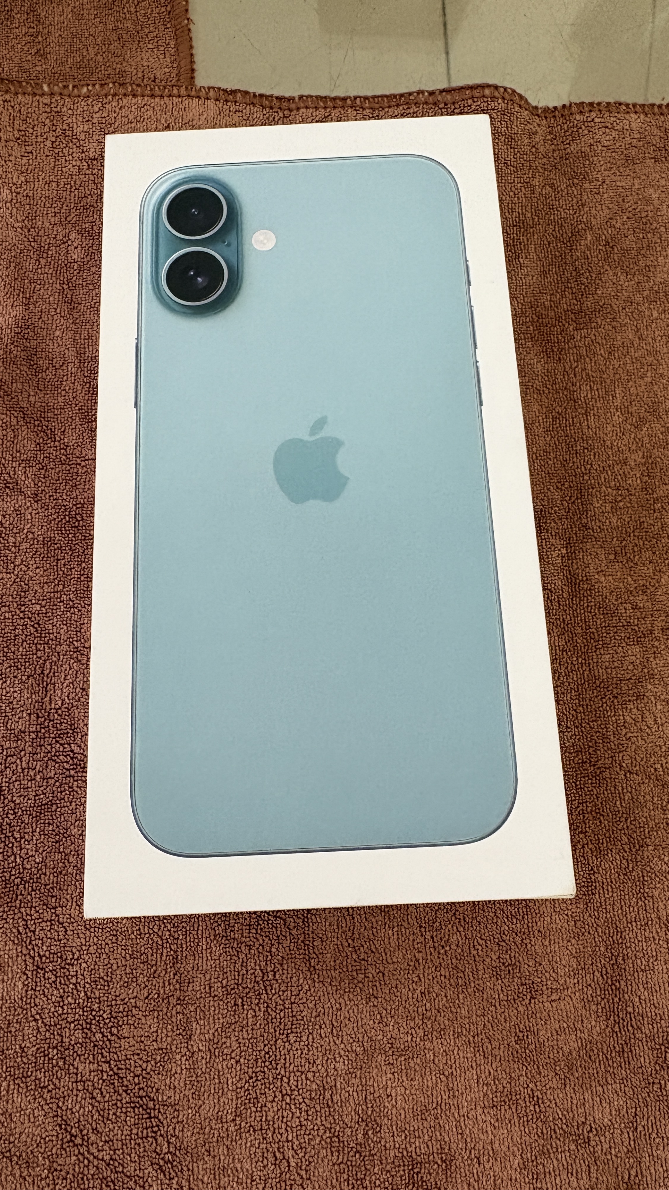 Apple/苹果 iPhone 16 Plus（A3291）128GB 深青色 支持移动联通电信5G 双卡双待手机 实拍图