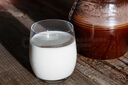伊利【新鲜日期】纯牛奶苗条装 200ml*24盒优质乳蛋白 端午礼盒 4月产 实拍图