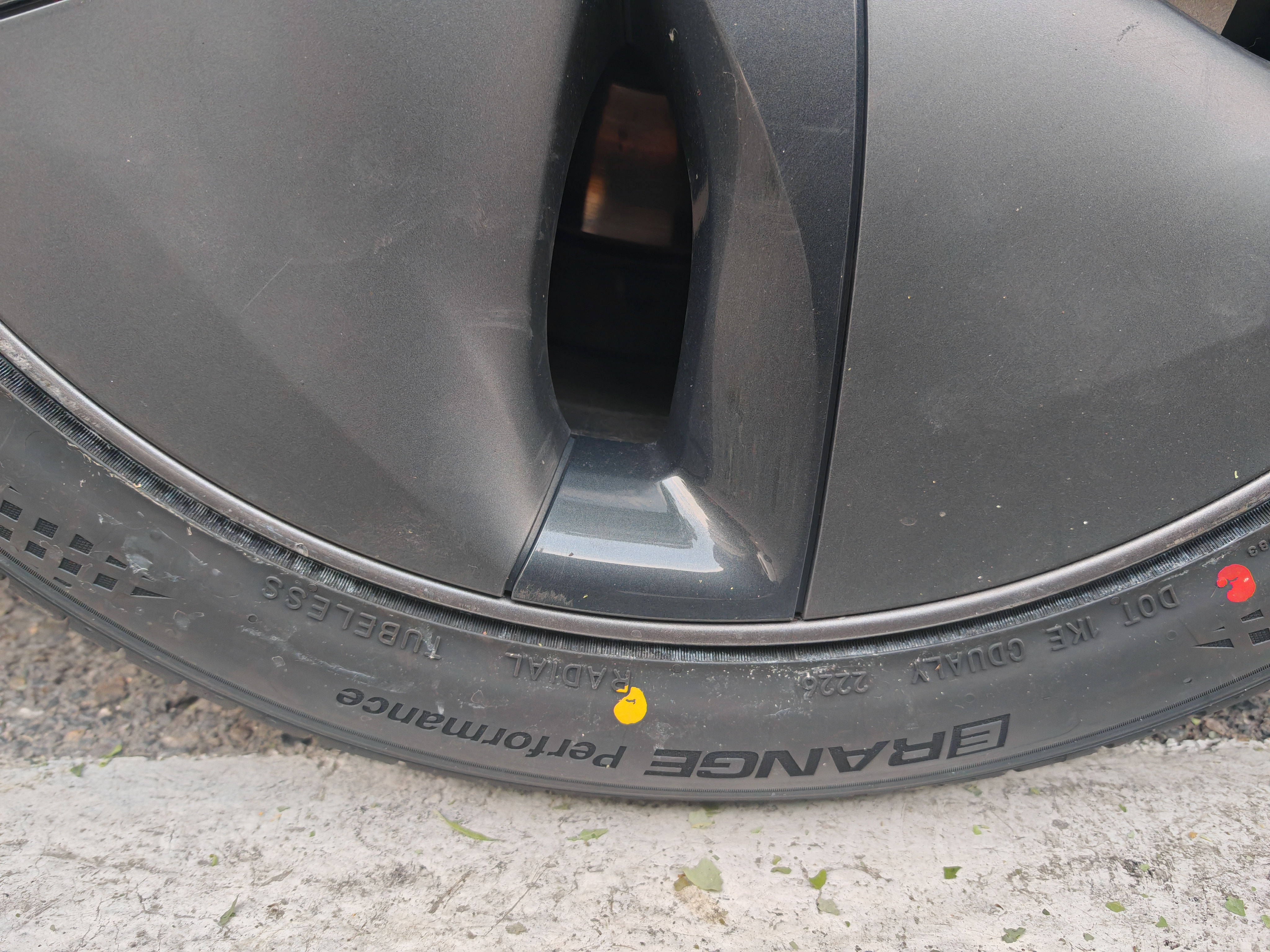 赛轮液体黄金新能源汽车轮胎235/45R18 98W E01+适配Model 3/凯美瑞 实拍图