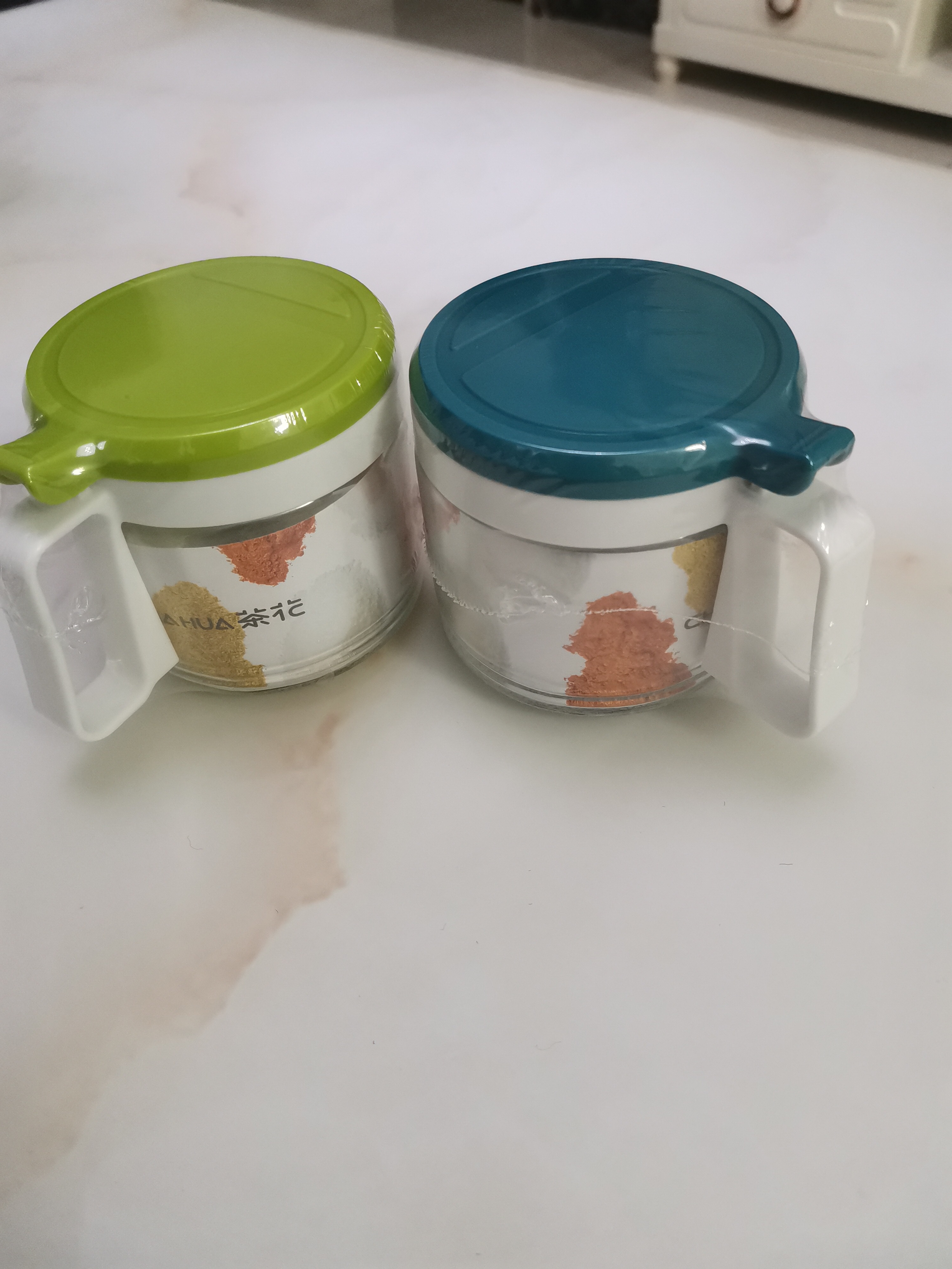 茶花调料盒圆形玻璃调味瓶家用厨房调味罐盐罐调料罐调味盒调味料带勺 蓝色1个+绿色1个 实拍图