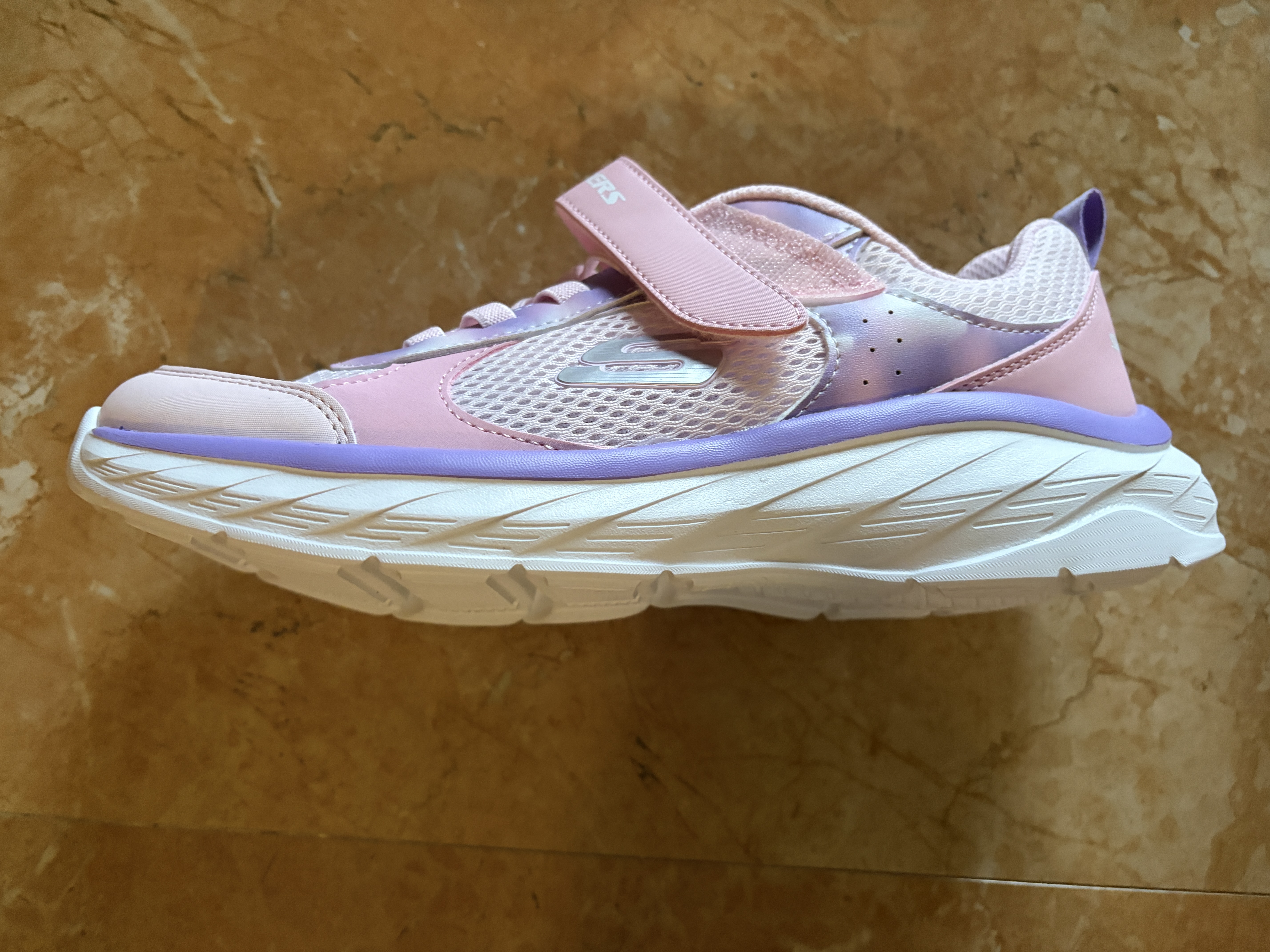 Skechers斯凯奇逐风体训鞋百搭舒适儿童时尚运动鞋休闲鞋303978L 实拍图