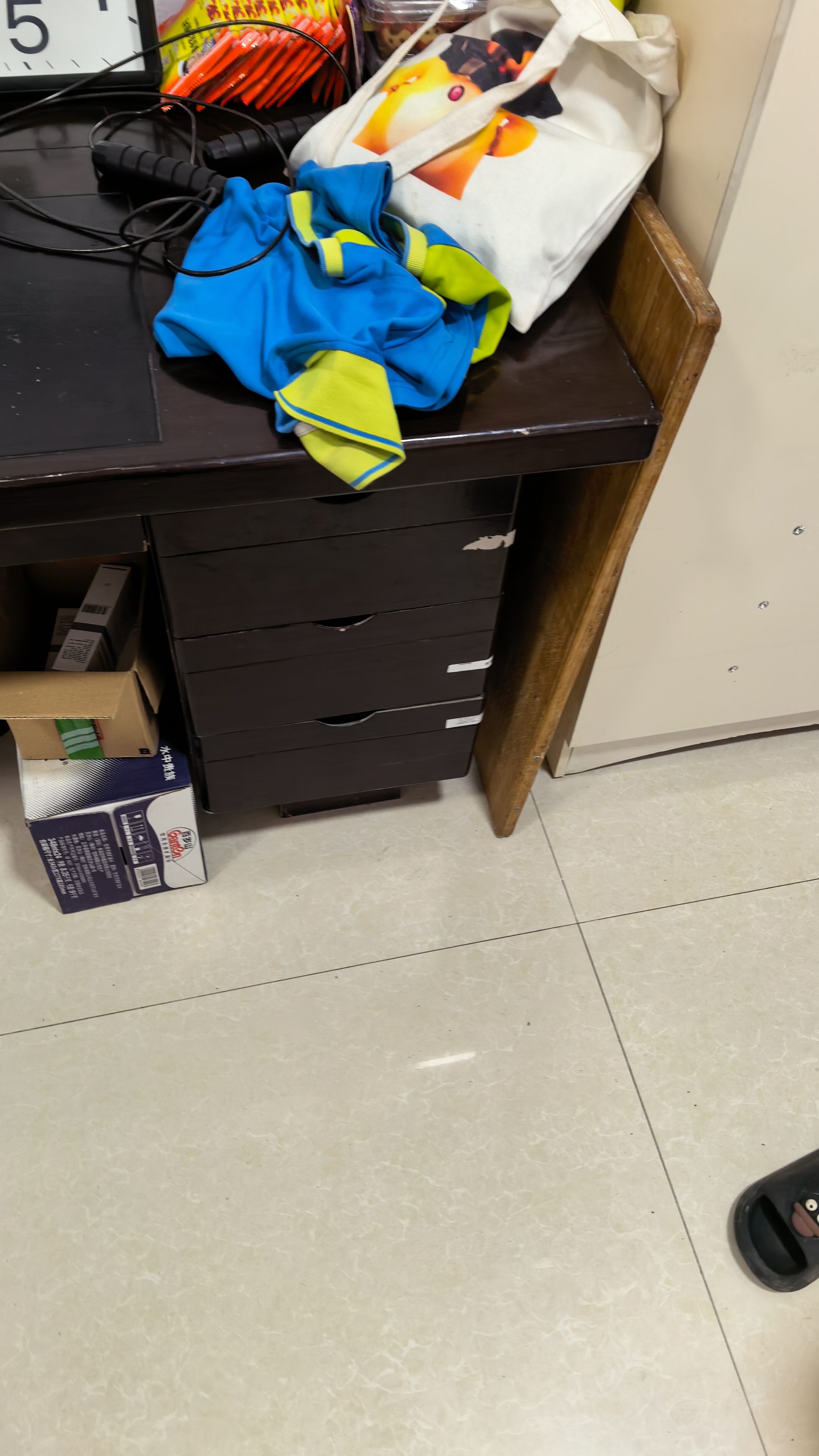 言臣【AR防爆玻璃】适用华为x6/x5手机膜防窥水凝膜外屏华为mate x6手机膜钢化膜典藏版x7防指纹镜头膜 外屏|双片装【防爆超清款】贴膜神器 华为 Mate X7/X7典藏版通用 实拍图